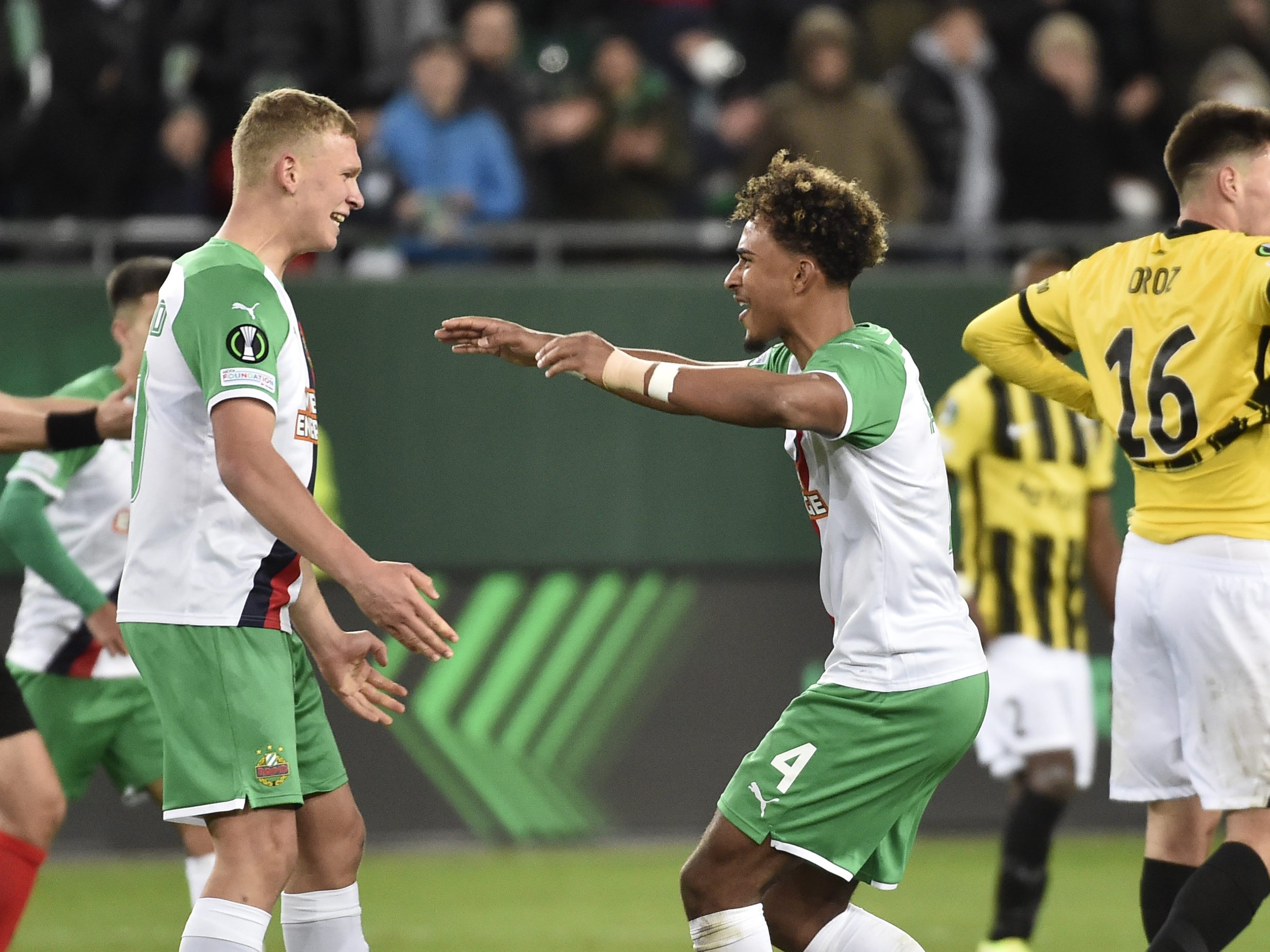 LIVE-Ticker zum Spiel Vitesse Arnheim gegen Rapid Wien ab 21.00 Uhr. LIVE-Ticker zum Spiel Vitesse Arnheim gegen Rapid Wien ab 21.00 Uhr.