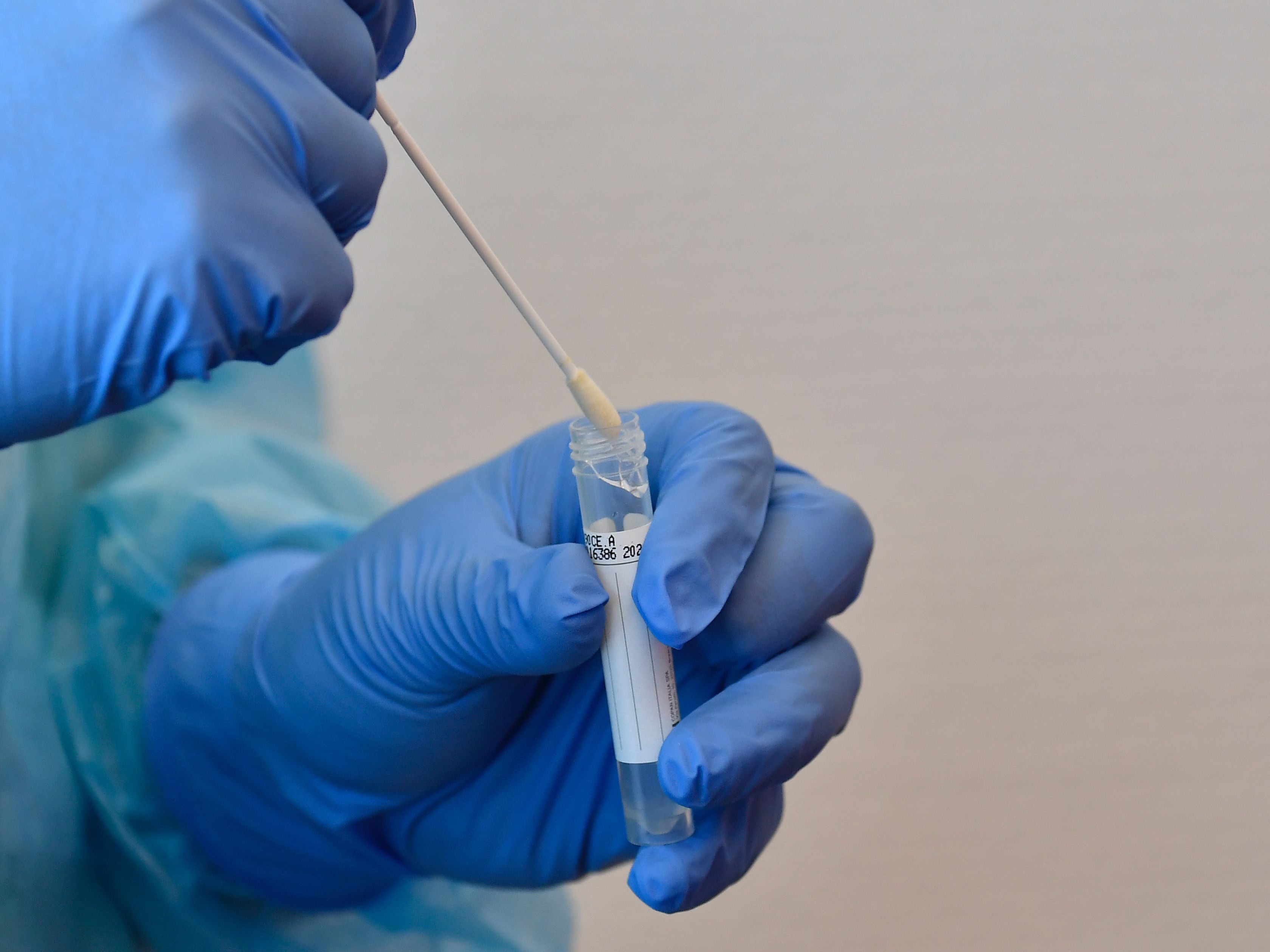 Teilweise gab es einen deutlichen Anstieg der Zahl der positiven PCR-Tests an Schulen. Teilweise gab es einen deutlichen Anstieg der Zahl der positiven PCR-Tests an Schulen.