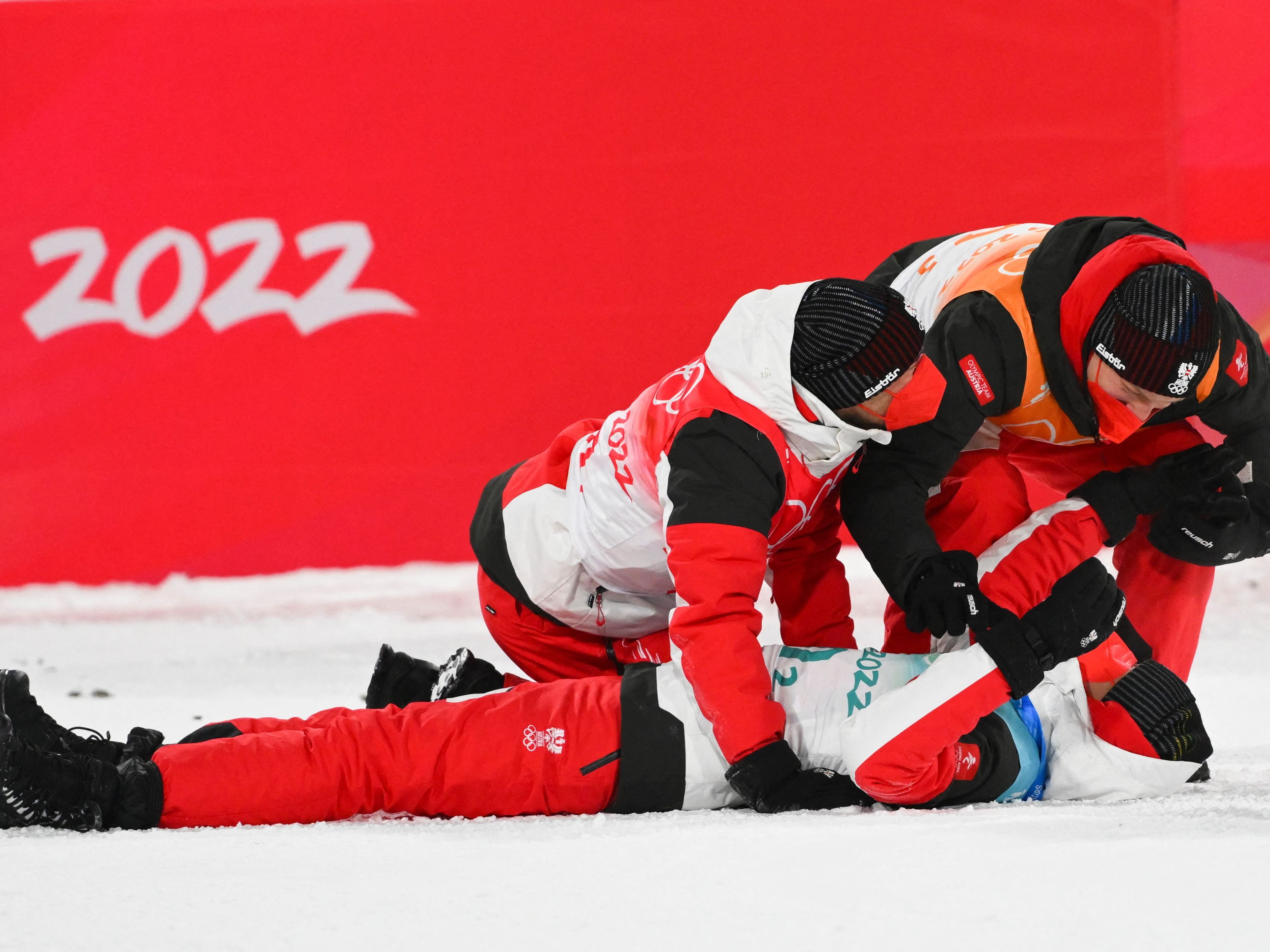 Österreichs Skispringer holten Team-Gold von Großschanze. Österreichs Skispringer holten Team-Gold von Großschanze.