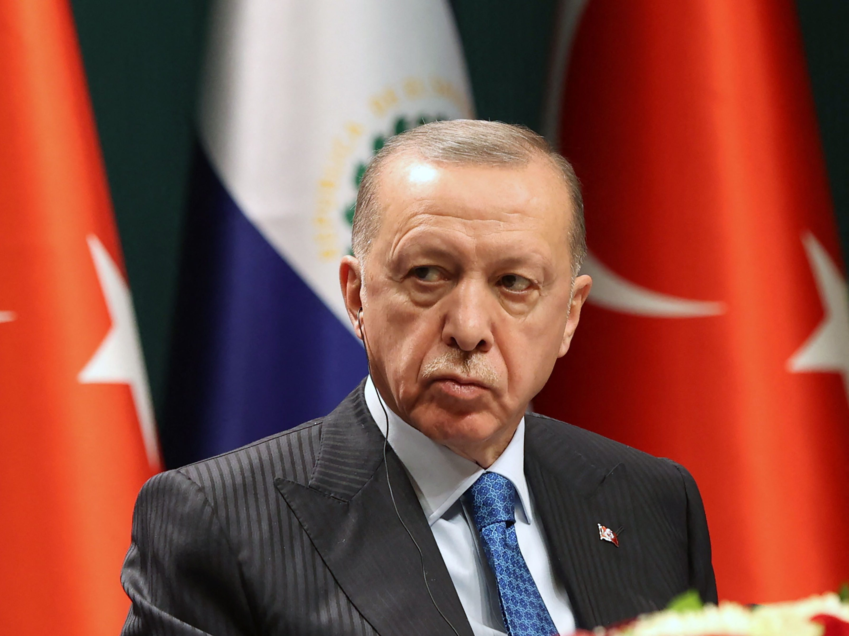 Erdogan und seine Frau wollen die leichte Corona-Infektion zuhause auskurieren. Erdogan und seine Frau wollen die leichte Corona-Infektion zuhause auskurieren.