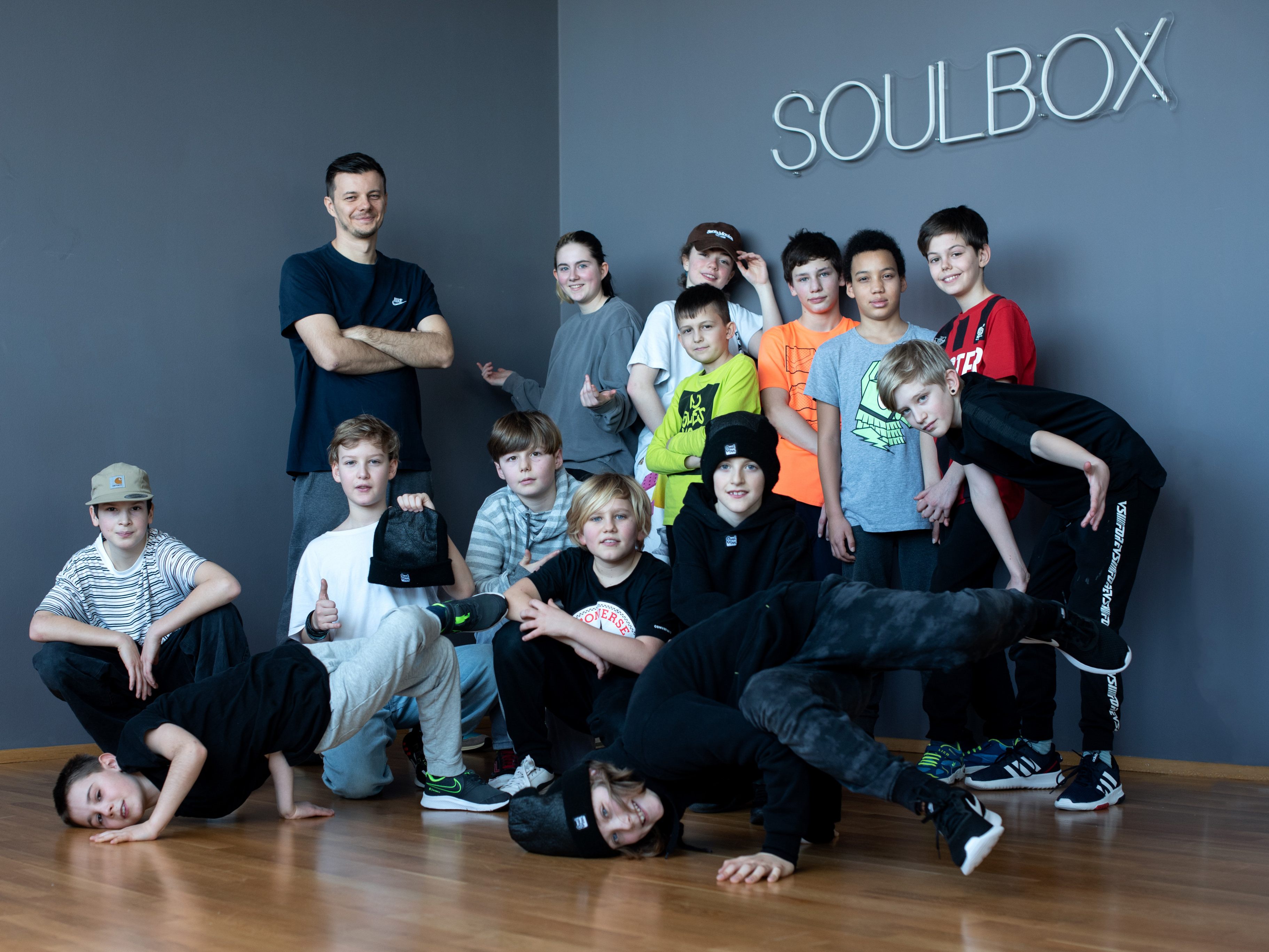 Tänzer*innen des Breaking-Kaders