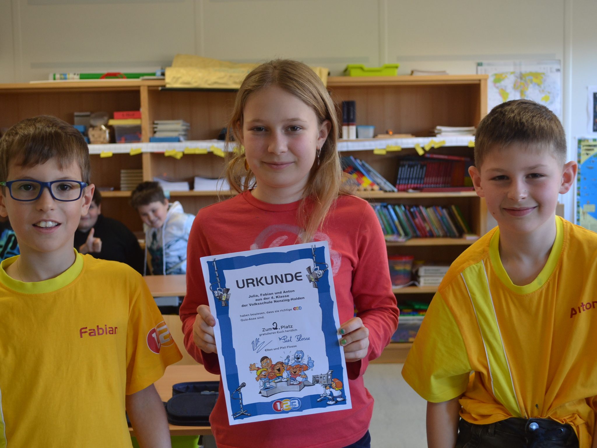 Anton, Julia und Fabian vertreten Österreich bei "1, 2 oder 3". Anton, Julia und Fabian vertreten Österreich bei "1, 2 oder 3".