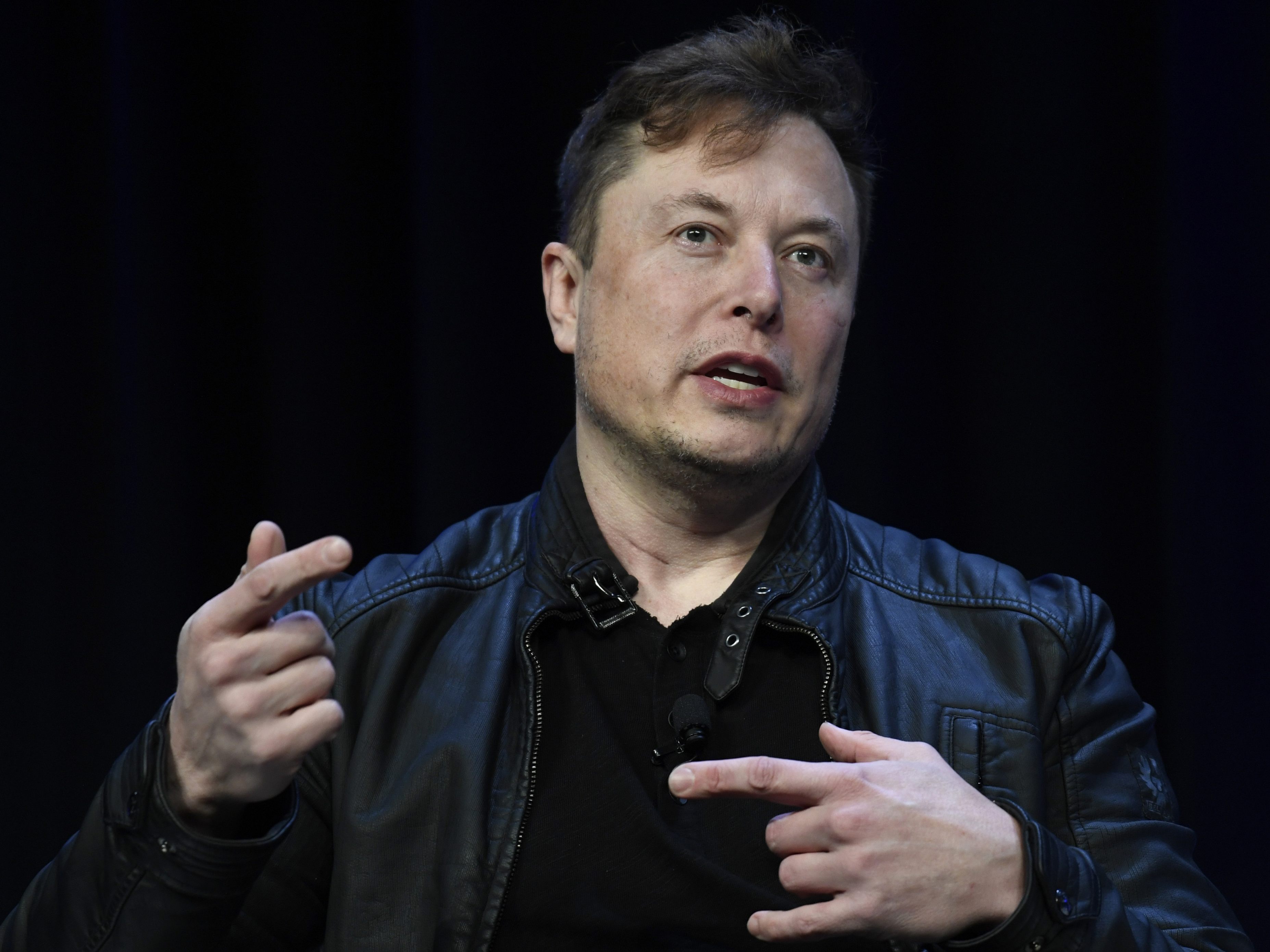 Ukraine: Elon Musk aktiviert Satelliten-Internetdienst Starlink.