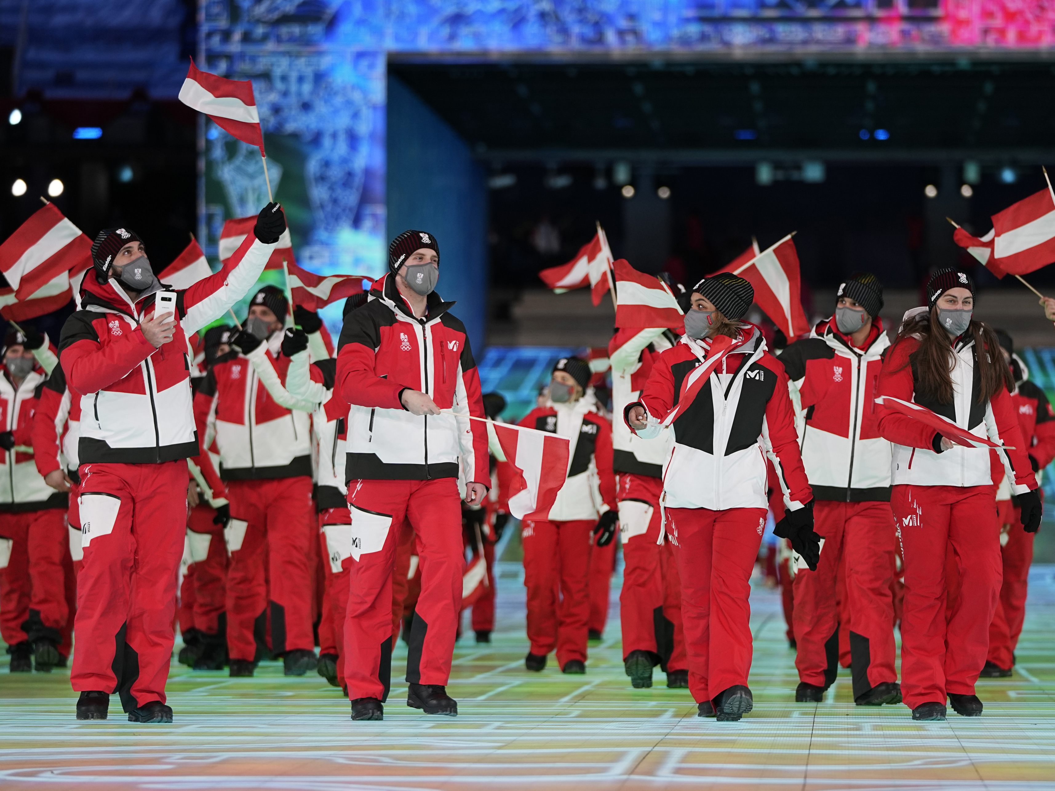Mit einer feierlichen Zeremonie sind die Olympischen Winterspiele 2022 in Peking eröffnet worden. Mit einer feierlichen Zeremonie sind die Olympischen Winterspiele 2022 in Peking eröffnet worden.