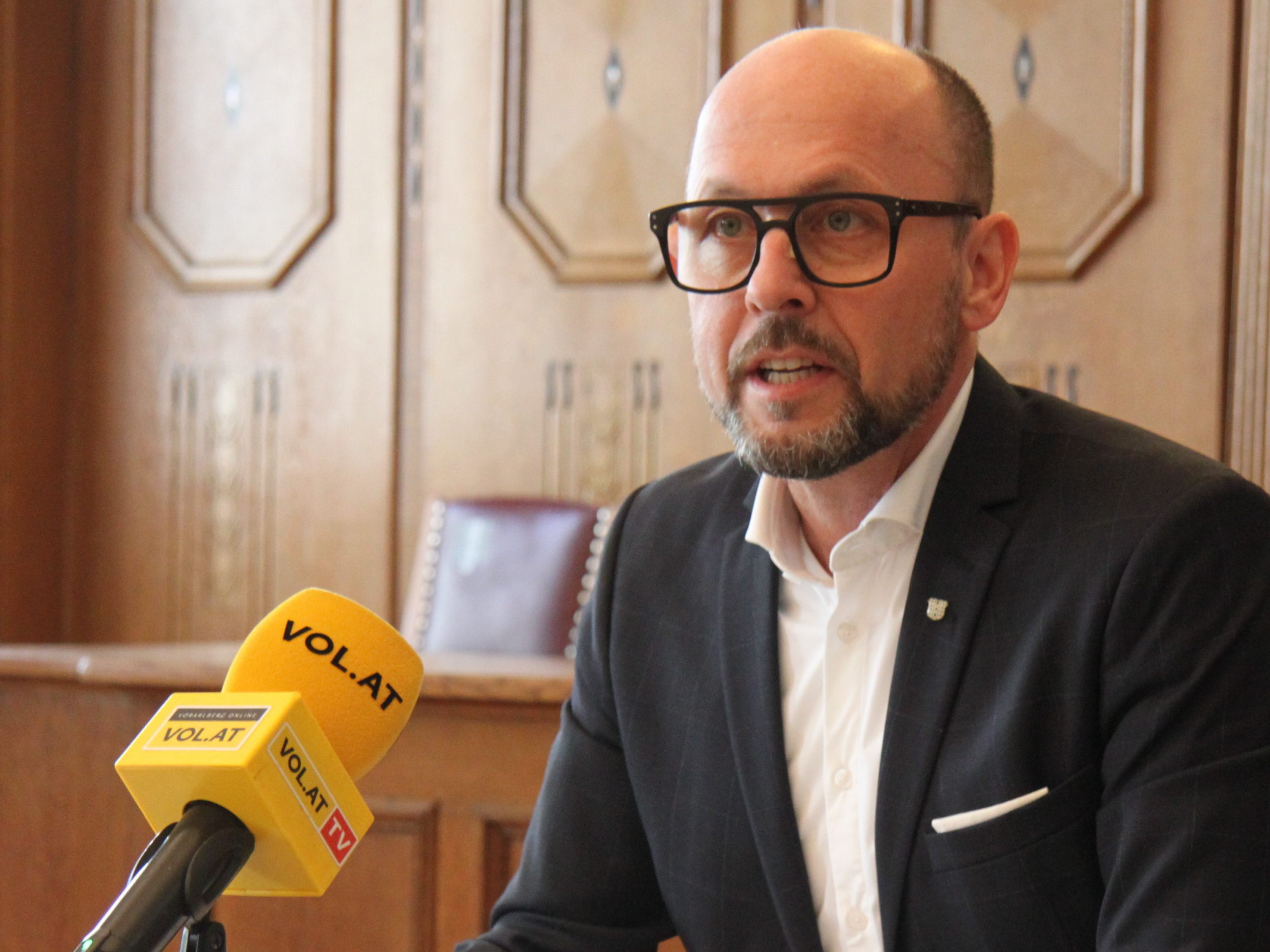 Auch Bürgermeister Michael Ritsch verurteilt den Demo-Vorfall in Bregenz.