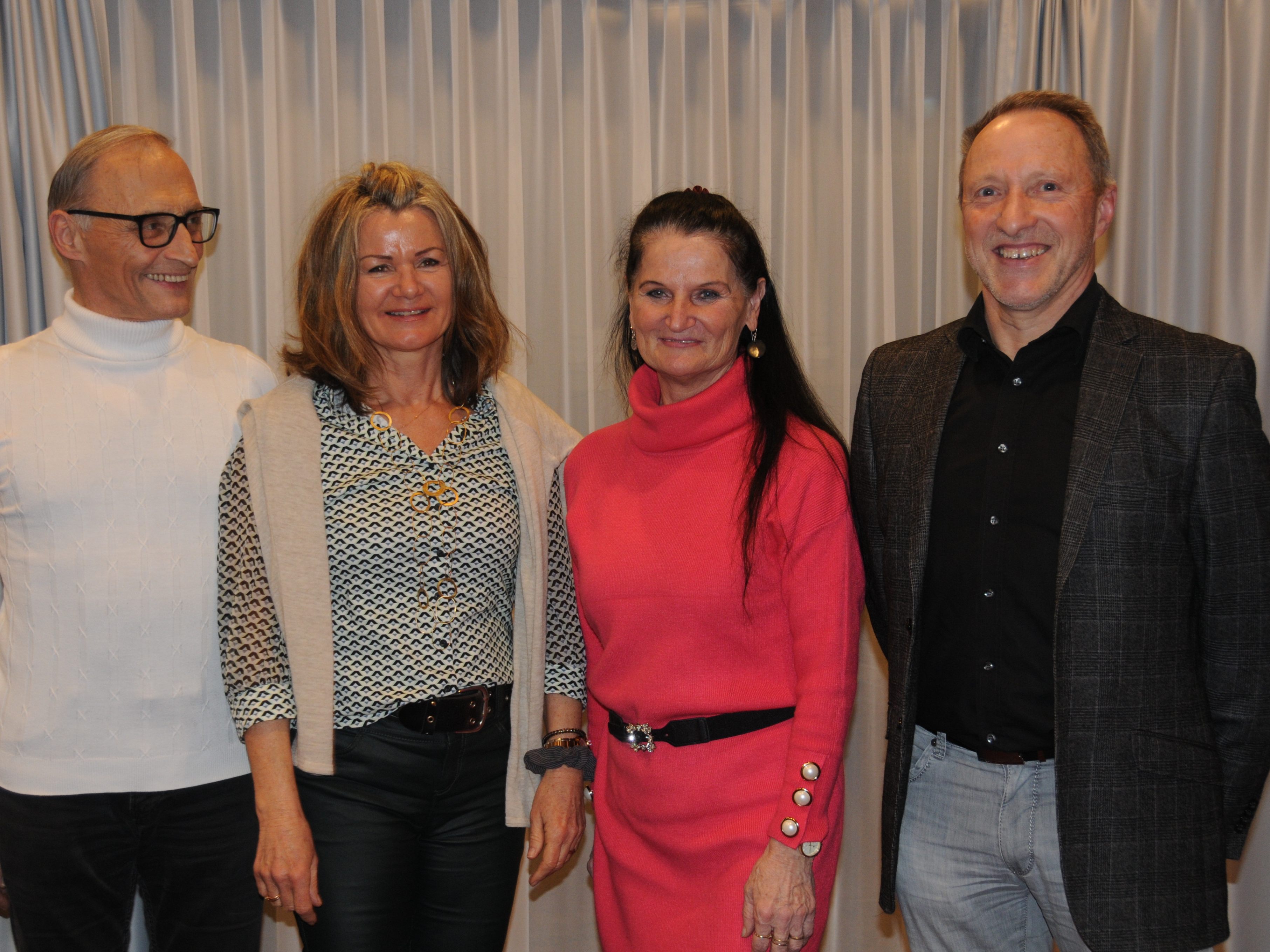 Der frisch wiedergewählte Vorstand: Franz Steinbichler, Melitta Fitz, Ria Steinbichler und Eugen Kathan. Der frisch wiedergewählte Vorstand: Franz Steinbichler, Melitta Fitz, Ria Steinbichler und Eugen Kathan.