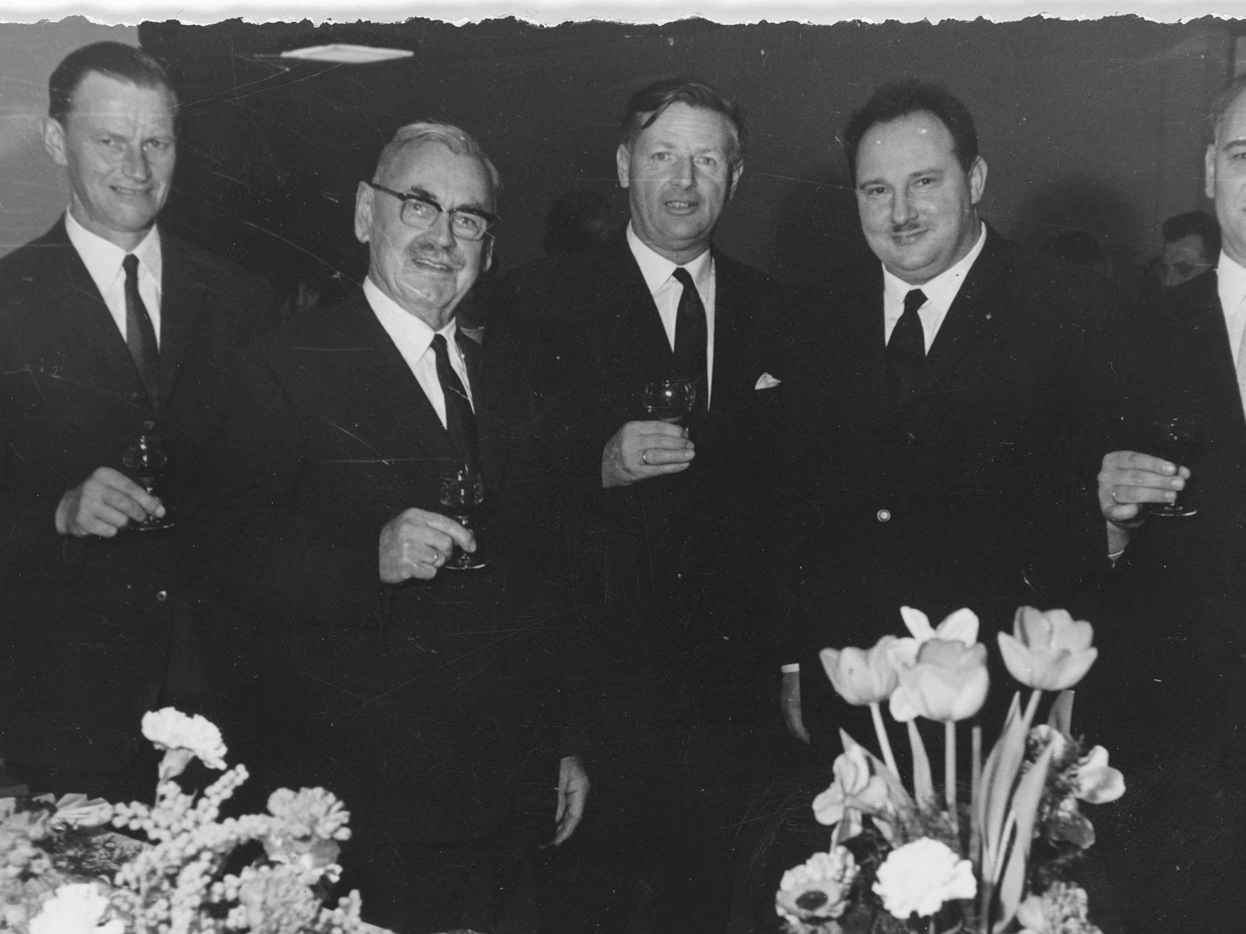 Der damalige erste Lochauer Bürgermeister Michael Mangold (2. von links) bei der Verleihung der Ehrenbürgerschaft am 11. März 1967, im Bild mit Bgm. Josef Degasper (Eichenberg), Bgm. Dr. Karl Tizian (Bregenz), Gemeinderat Josef Rupp (Lochau) und Bgm. Severin Sigg (Hörbranz).