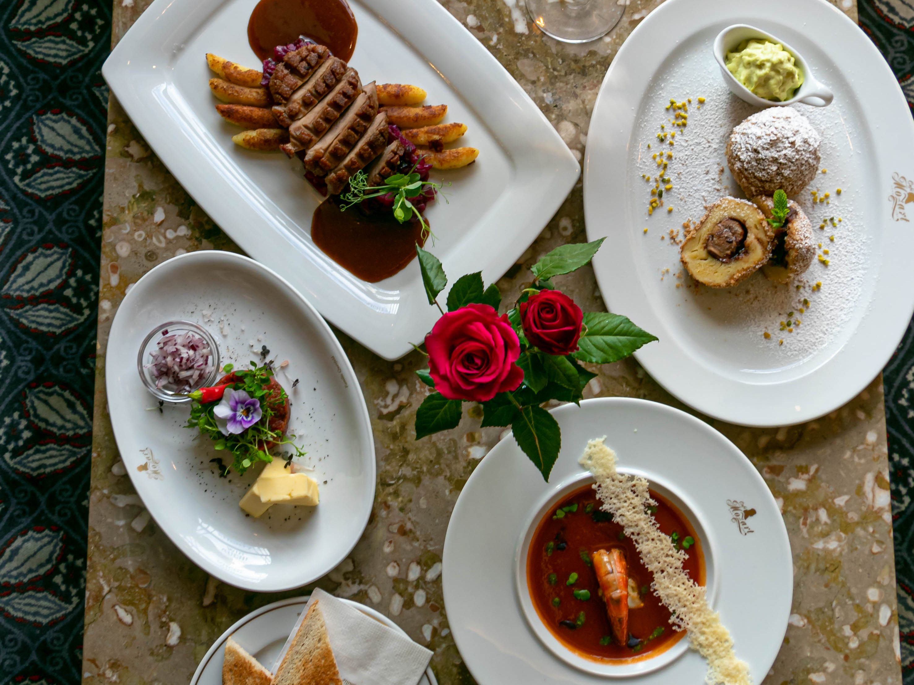Die Kaffeehäuser von Landtmanns Original laden zum Valentinstags-Special. Die Kaffeehäuser von Landtmanns Original laden zum Valentinstags-Special.