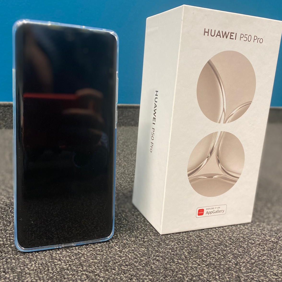 Das Huawei P50 Pro ist in elegantem Design gehalten.