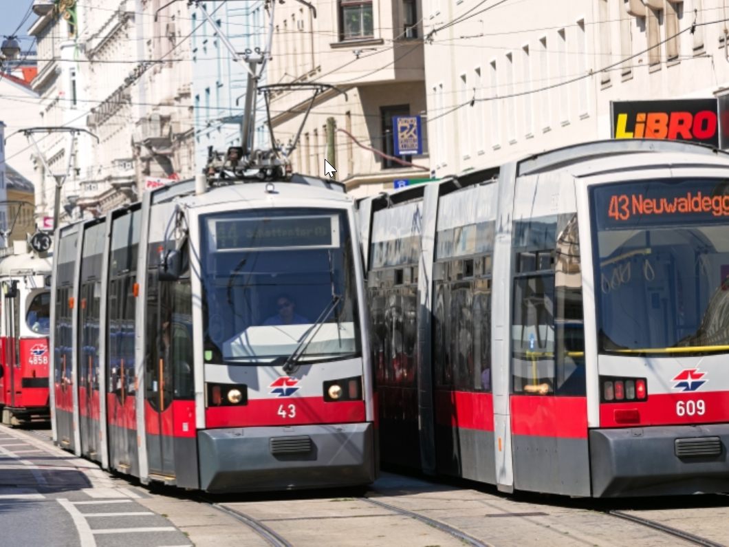 Auf den Linien 43 und 44 kann kein normaler Betrieb stattfinden Auf den Linien 43 und 44 kann kein normaler Betrieb stattfinden