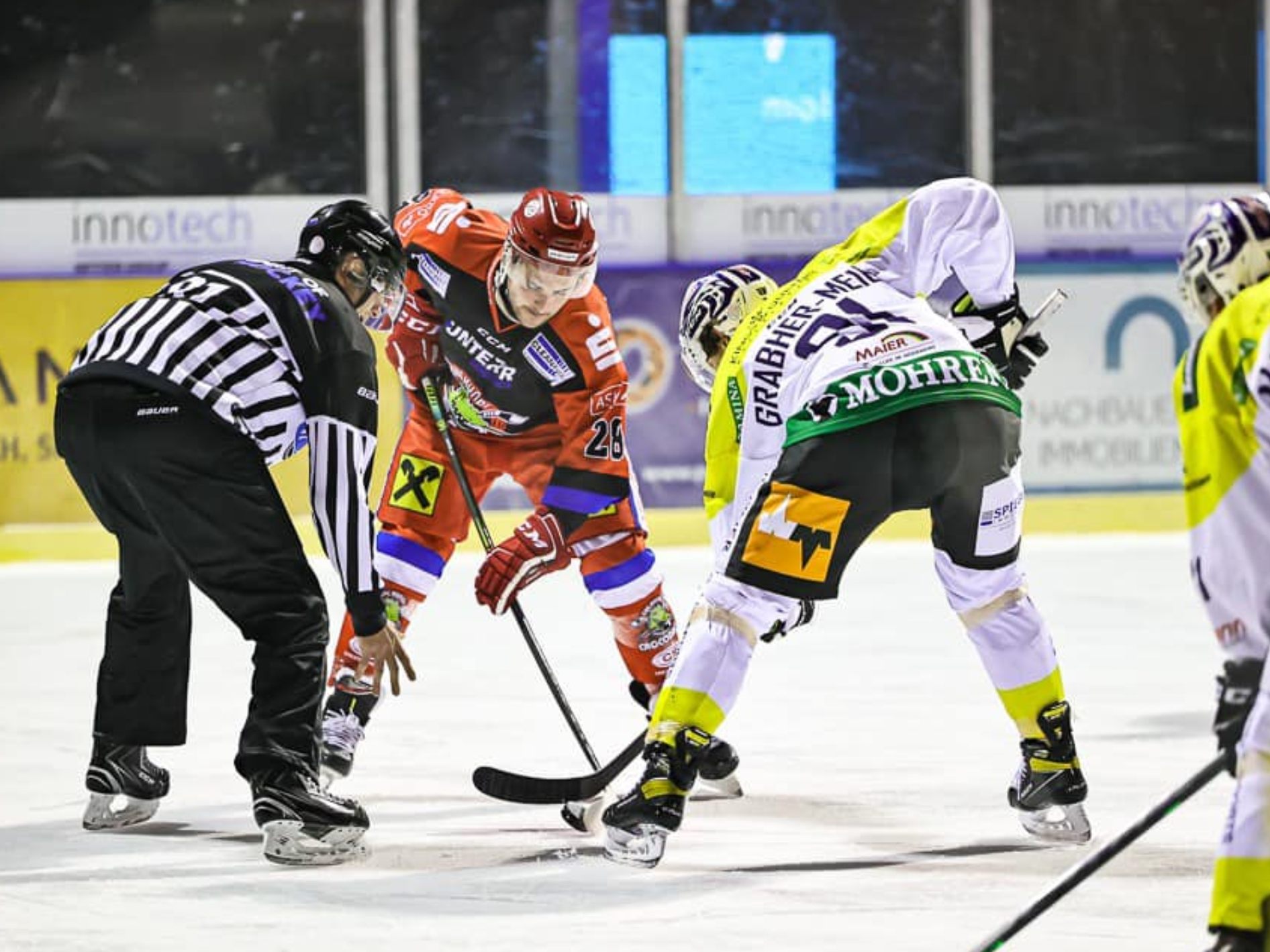 Der HSC, im Bild Liga-Topscorer Martin Grabher-Meier, beendete den Grunddurchgang der Ö-Eishockey Liga mit einem souvereänen 8:0 Erfolg gegen die Kundl Crocodiles Der HSC, im Bild Liga-Topscorer Martin Grabher-Meier, beendete den Grunddurchgang der Ö-Eishockey Liga mit einem souvereänen 8:0 Erfolg gegen die Kundl Crocodiles