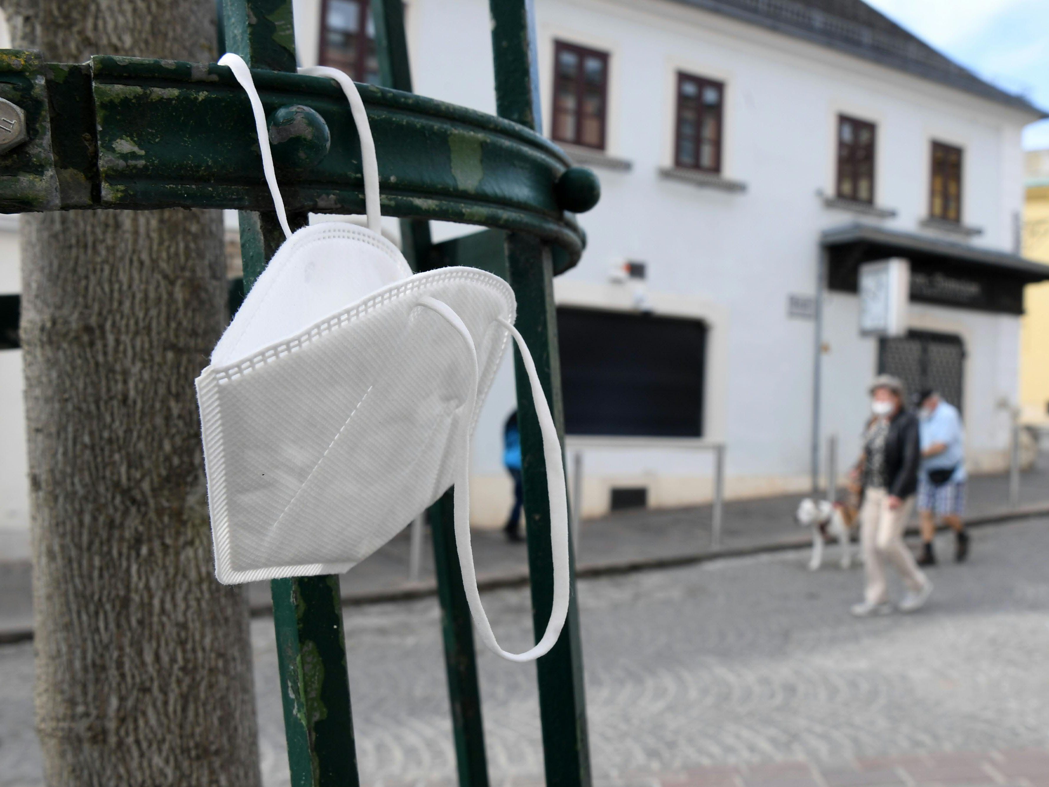 Private Schutzmasken sind in der Schätzung nicht eingerechnet. Private Schutzmasken sind in der Schätzung nicht eingerechnet.