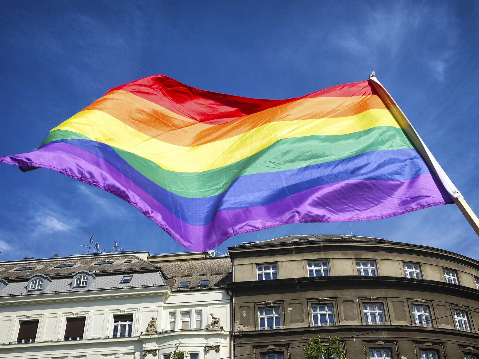 Die LGBTIQ-Community zeigt sich entsetzt.