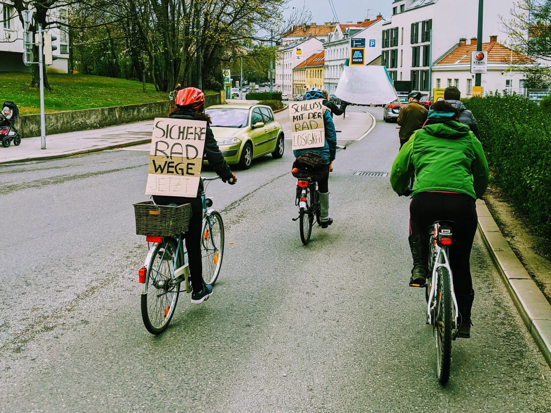 Am Freitag fand in Wien-Döbling und Alsergrund wieder eine Rad-Demo statt.