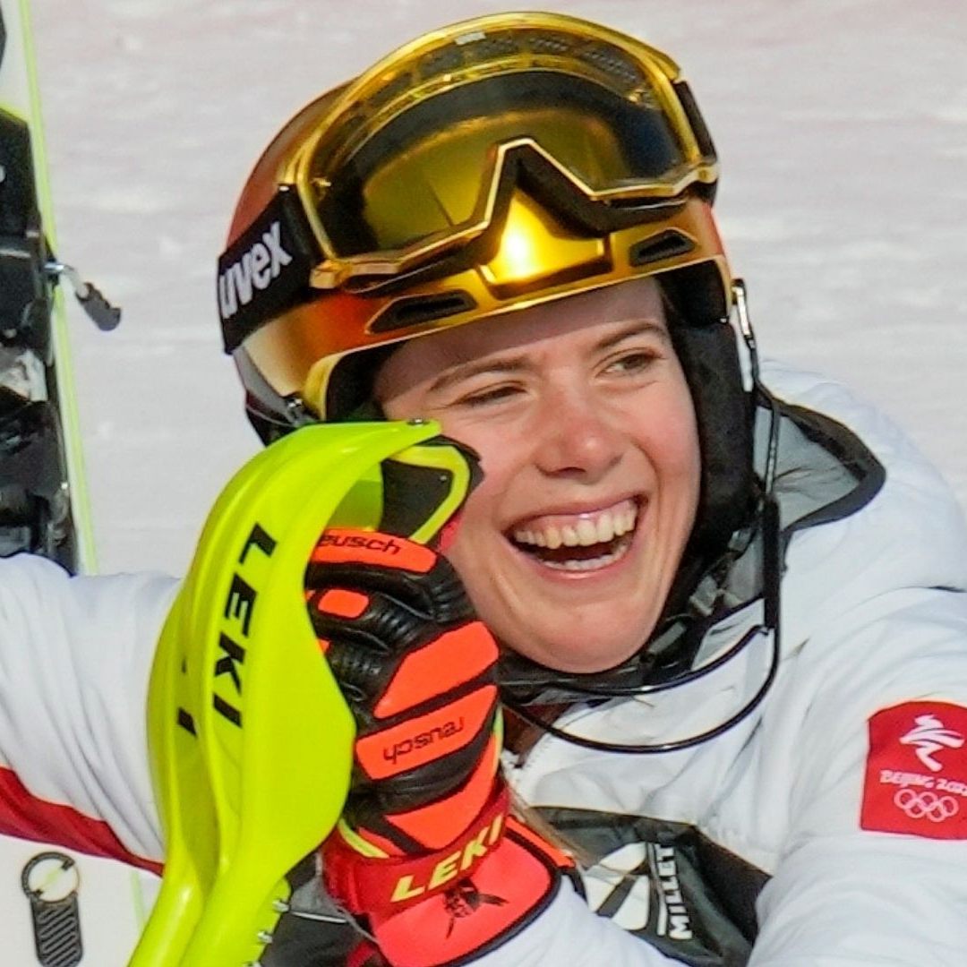 Überglücklich: Katharina Liensberger.