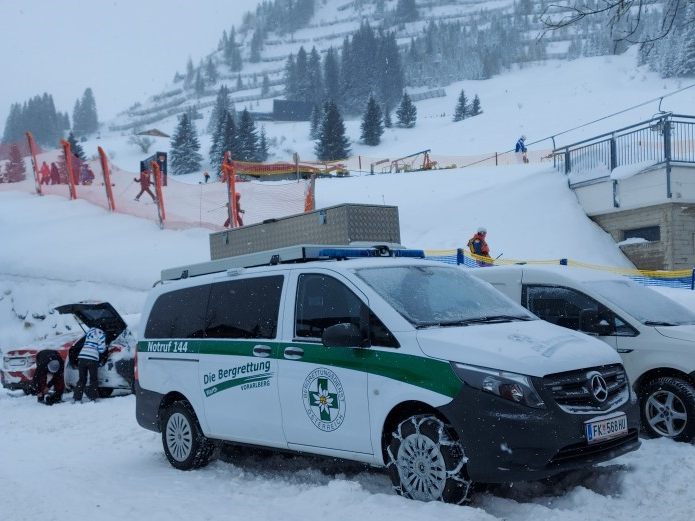 Bergrettung konnte Person aus Schnee befreien