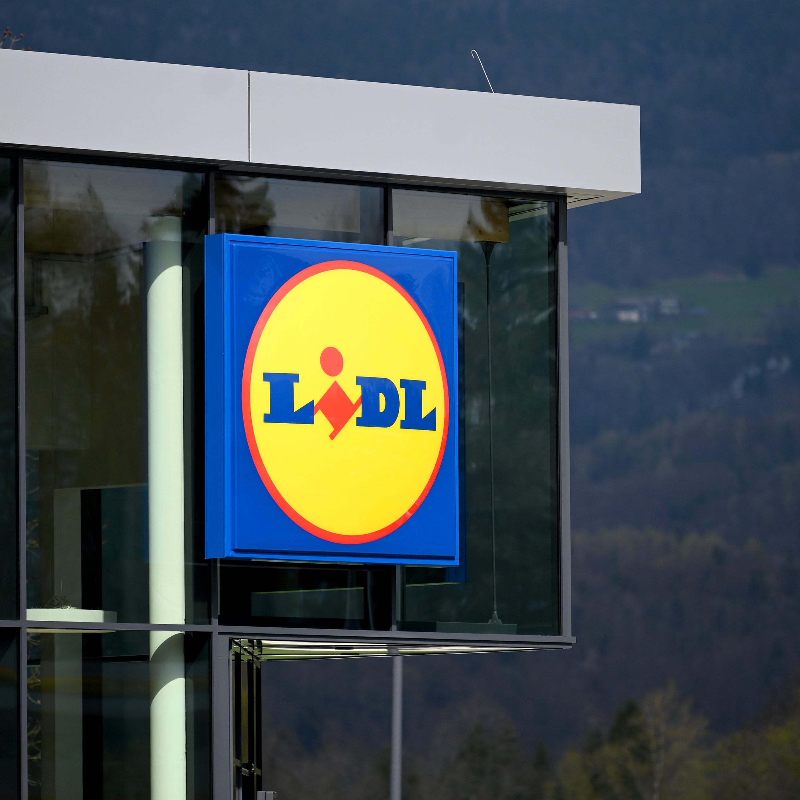 Lidl will sich stärker für Tierwohl einsetzen.
