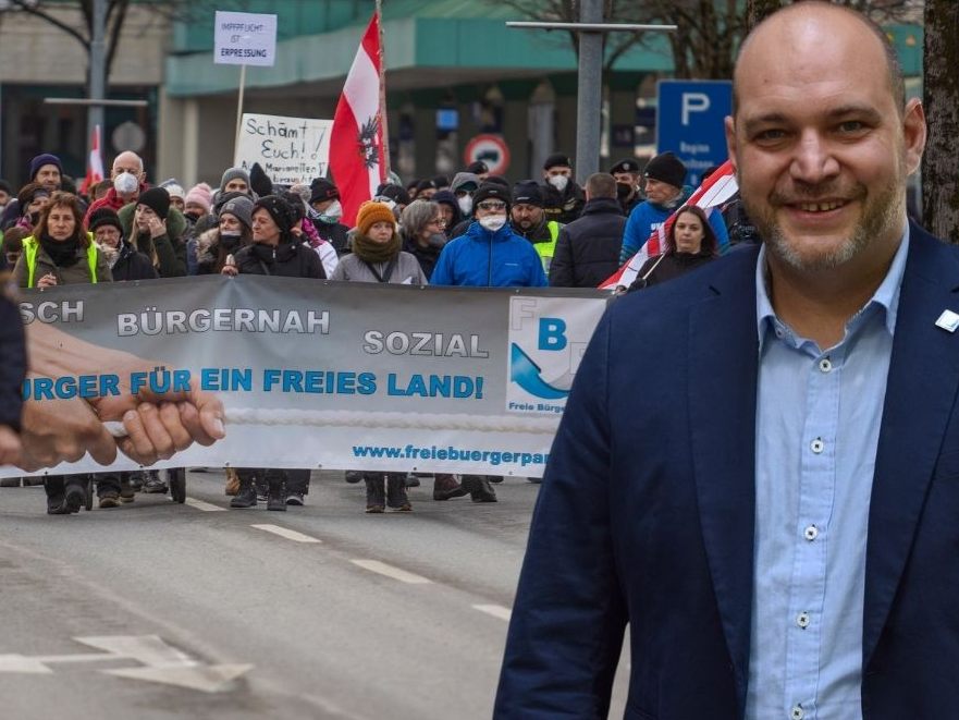 Georg Palm bläst zum Rückzug und verkündet Ende der Proteste in Bregenz. Georg Palm bläst zum Rückzug und verkündet Ende der Proteste in Bregenz.