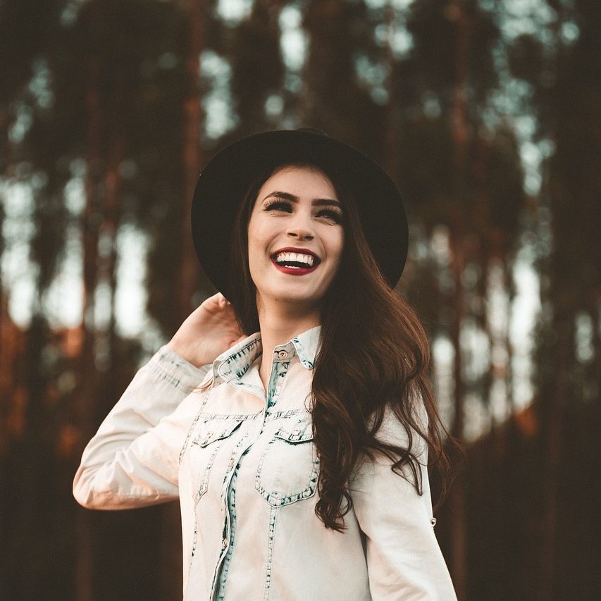 Laut einer Studie haben attraktive Menschen ein besseres Immunsystem.