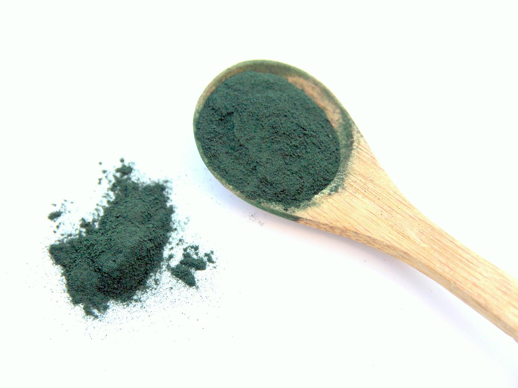 Die Alge Spirulina liefert 57 Gramm Protein pro 100 Gramm.
