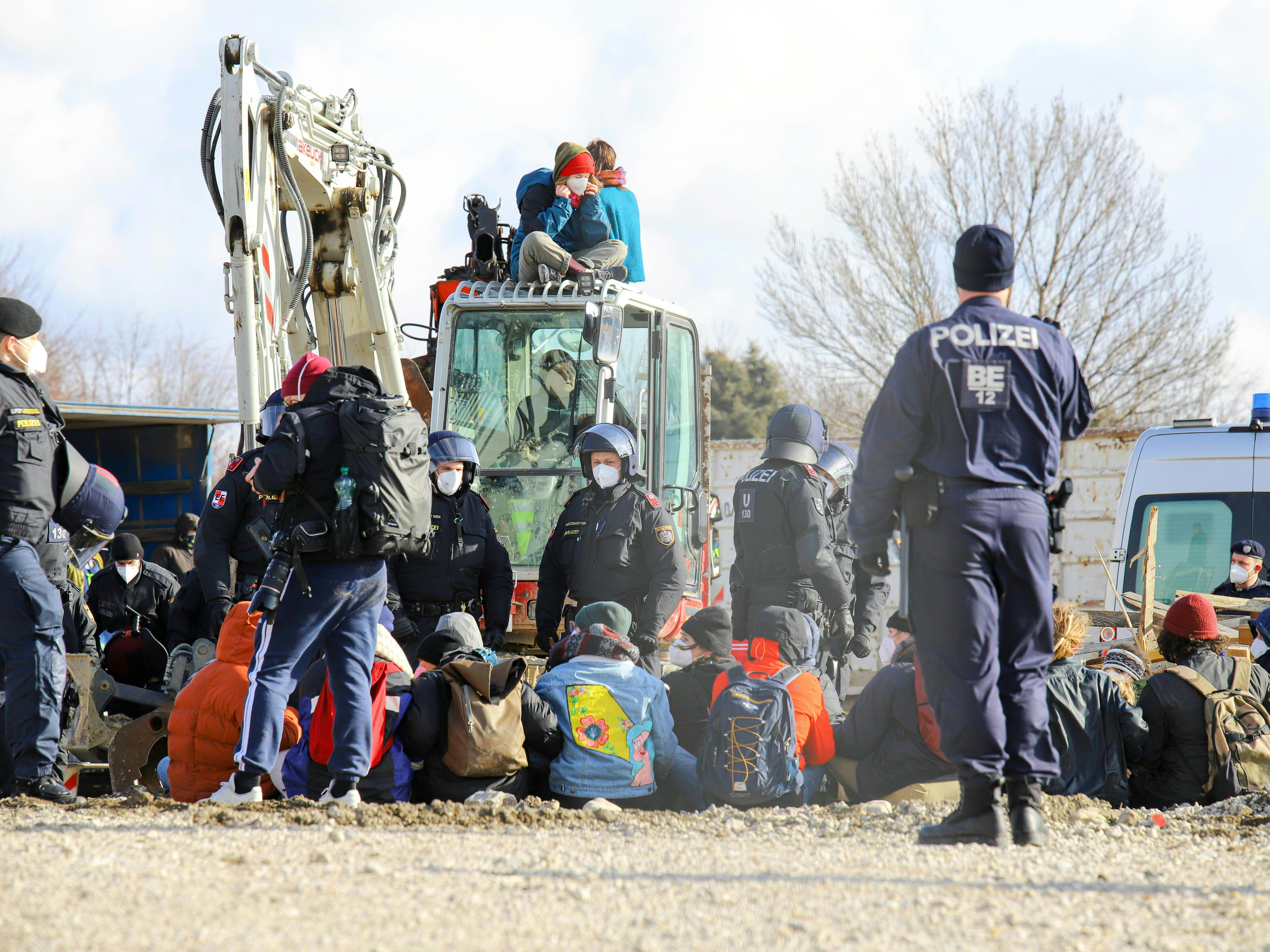 Das Protestcamp in der Wiener Donaustadt wurde am Dienstag aufgelöst. Das Protestcamp in der Wiener Donaustadt wurde am Dienstag aufgelöst.