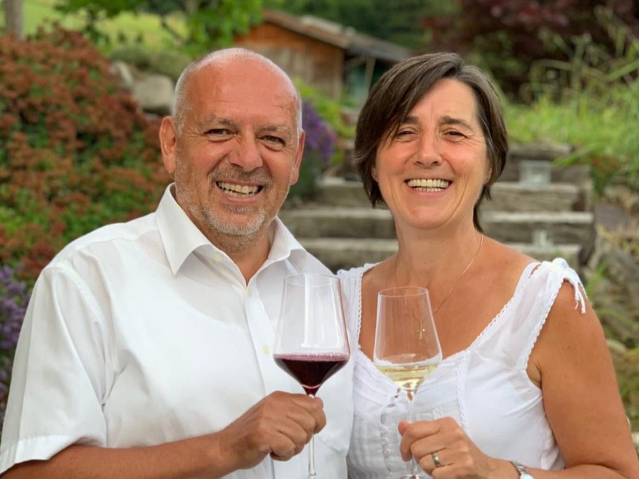 Stefan Krammer und Beate Ströhle laden zur Weinverkostung ins WeinRegal ein. Stefan Krammer und Beate Ströhle laden zur Weinverkostung ins WeinRegal ein.