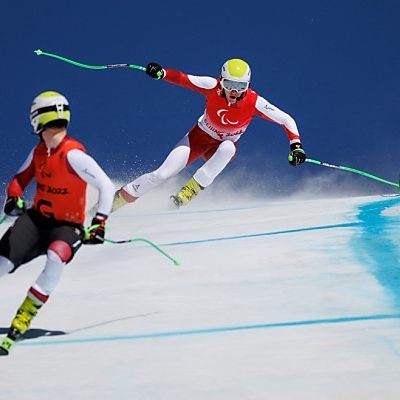 Johannes Aigner (h) holte bei Paralympics zweite Medaille