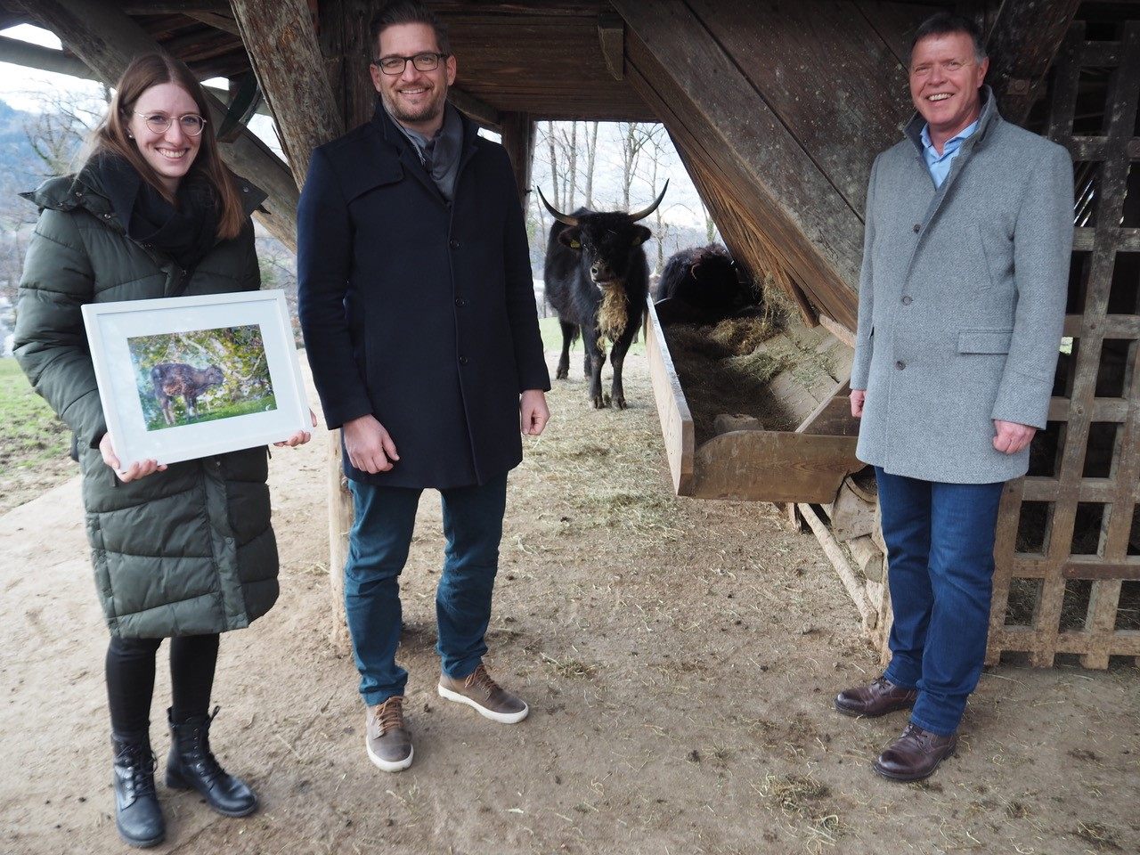 Geschäftsführer Sigmar Mathis und Elisabeth Köchle der wohn.wert Immobilien GmbH mit Vize-Präsident Freddy Kaiser vom Wildpark Feldkirch © Christian Ammann, Wildpark Feldkirch