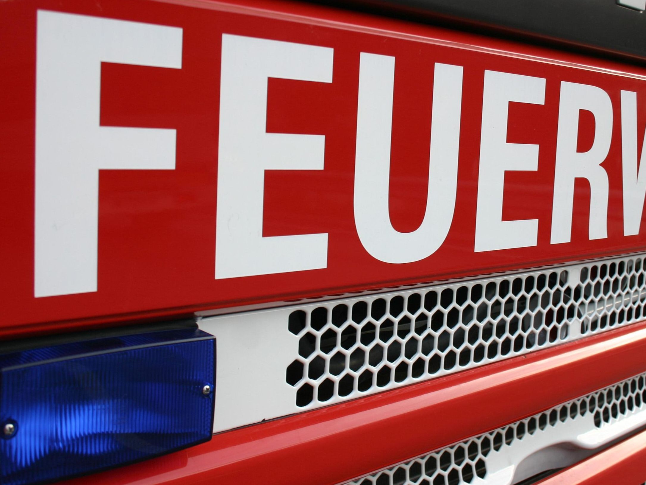Nach zwei Fällen von Brandstiftung sucht die Polizei nach Zeugen. Nach zwei Fällen von Brandstiftung sucht die Polizei nach Zeugen.