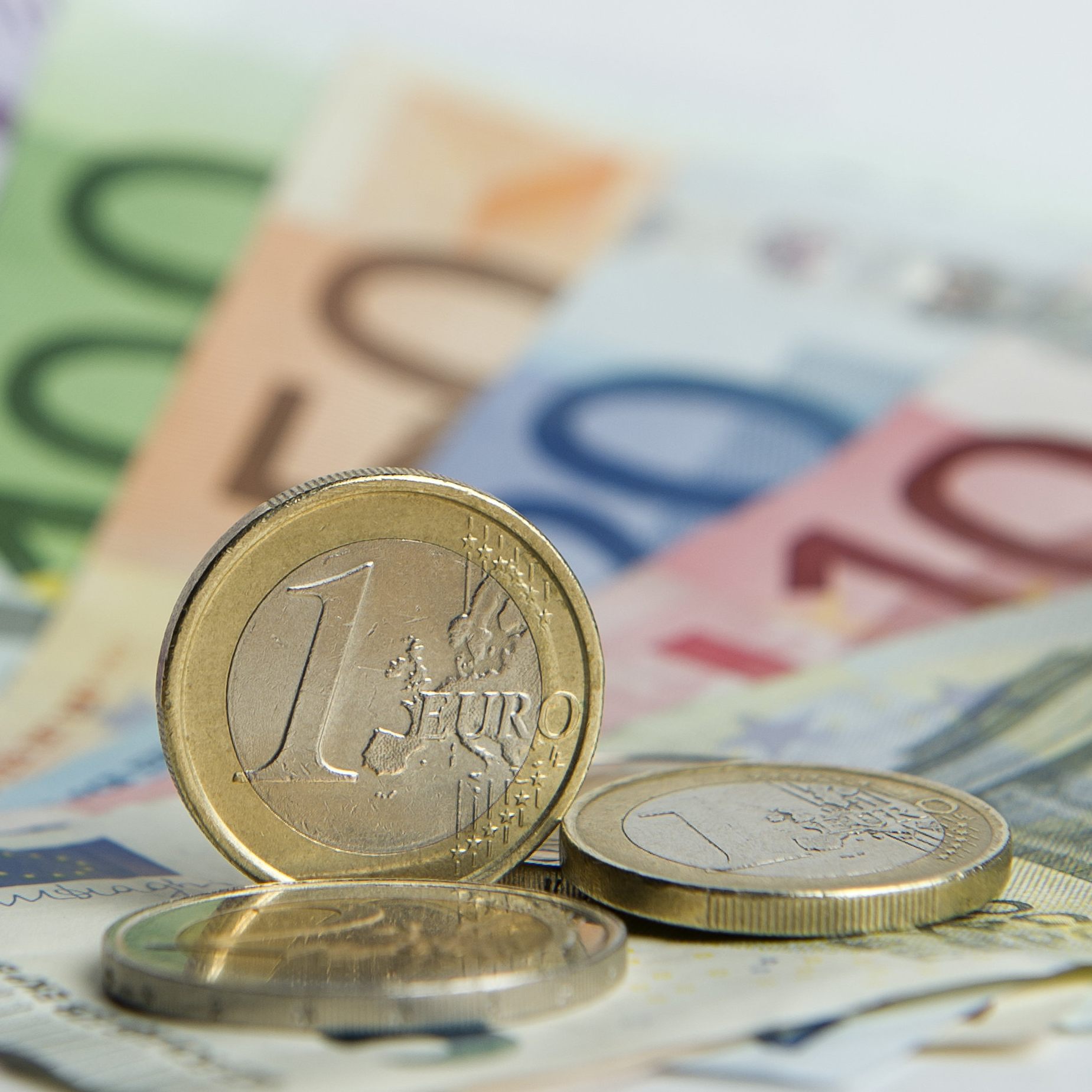 In den nächsten Tagen sollen 300 Euro Corona-Bonus für BezieherInnen von Studienbehilfe ausbezahlt werden.