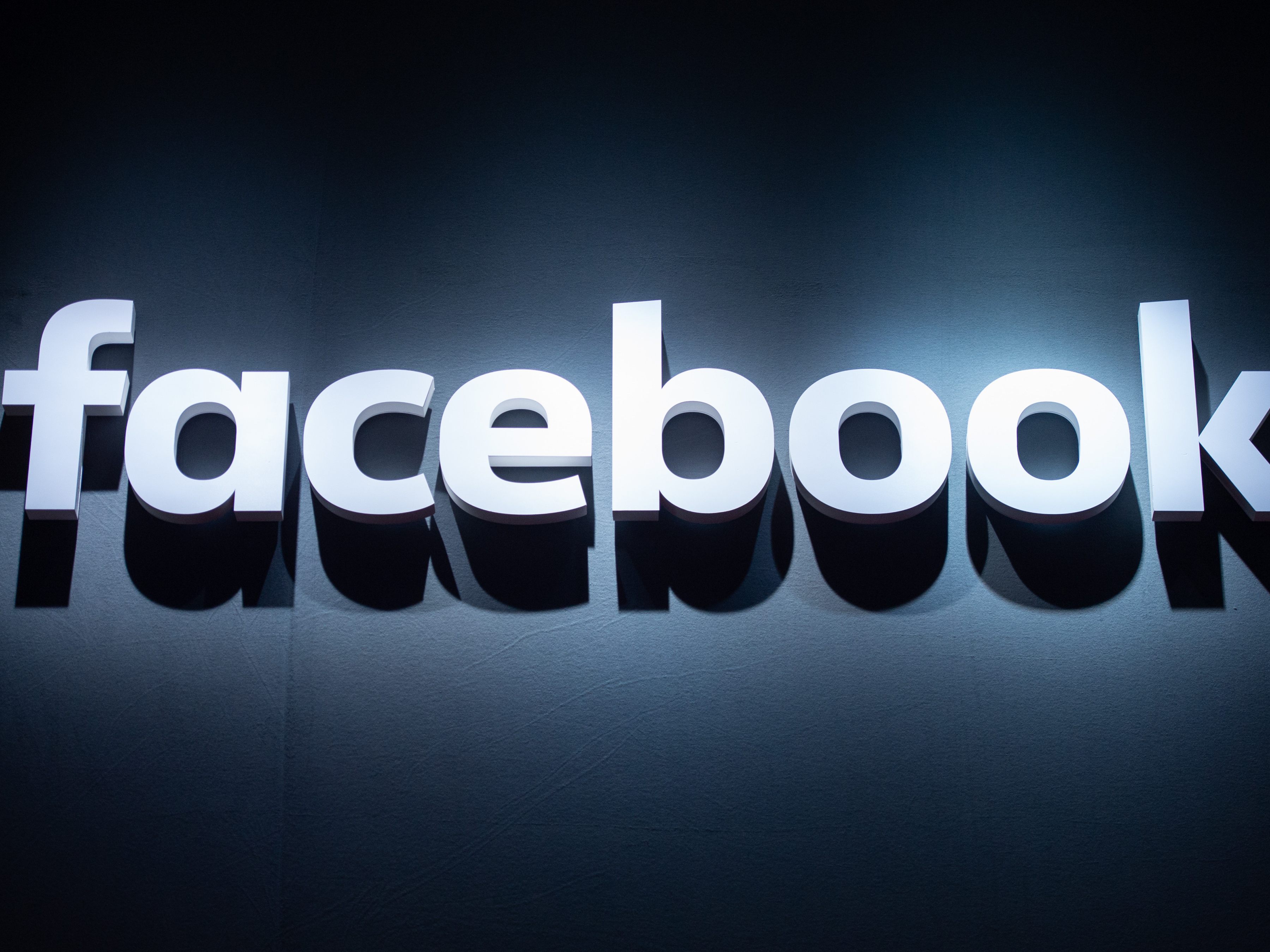 Facebook möchte bei Gewaltdrohungen gegen die russische Regierung ein Auge zudrücken.