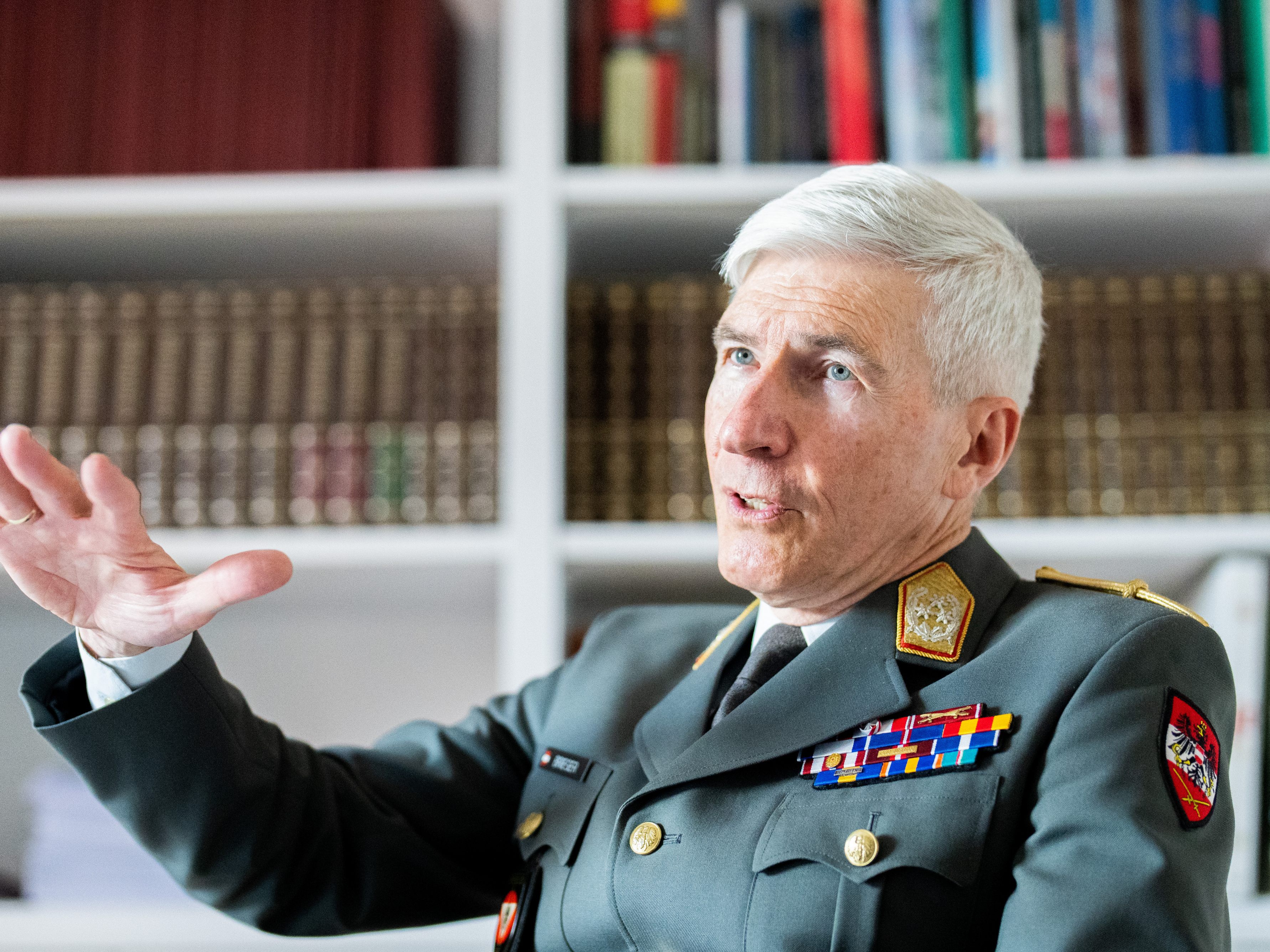 Mit der Anhebung des Budgets auf ein Prozent ab 2022/23 und dann stufenweise auf 1,5 Prozent bis 2025 hätte man "mehr Möglichkeiten und Spielraum für Sanierungen und Verbesserungen", erklärte Generalstabschef Robert Brieger Montag in der "ZiB2".