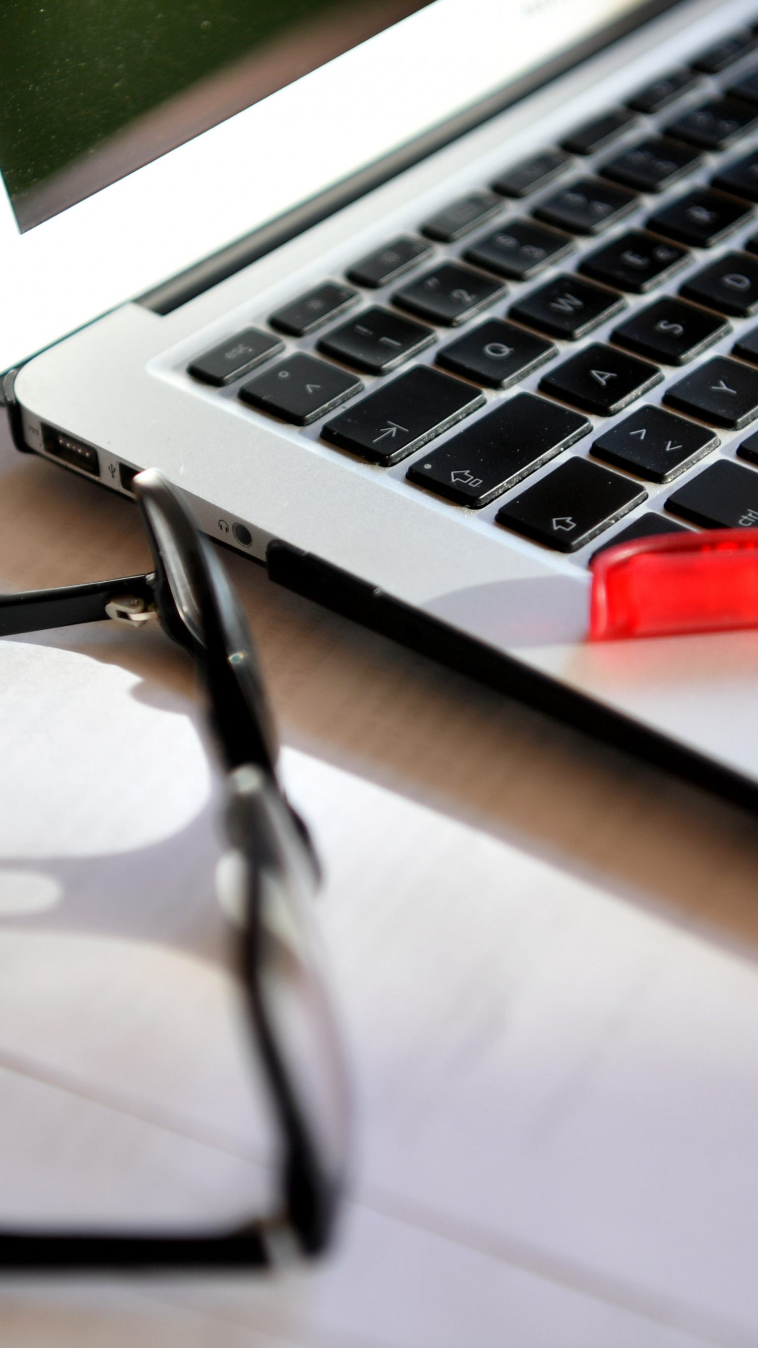 Eine automatische Verlängerung der Mitgliedschaft bei den Onlinedating-Portalen Elitepartner und Parship ist laut Handelsgericht Wien unzulässig.