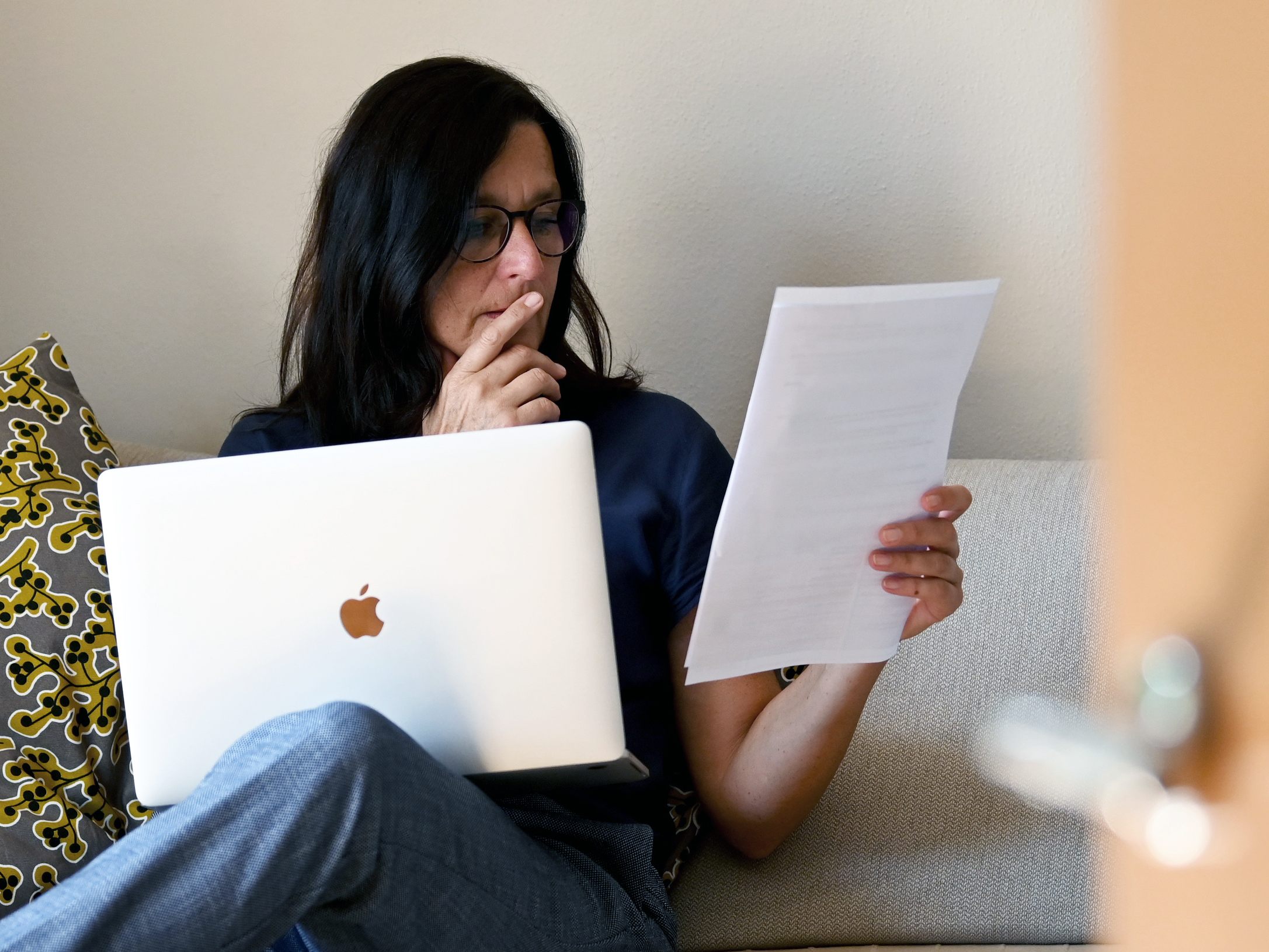 57 Prozent der Österreicher haben durch Homeoffice mehr Zeit für die Hausarbeit gehabt und aufgewendet. 57 Prozent der Österreicher haben durch Homeoffice mehr Zeit für die Hausarbeit gehabt und aufgewendet.