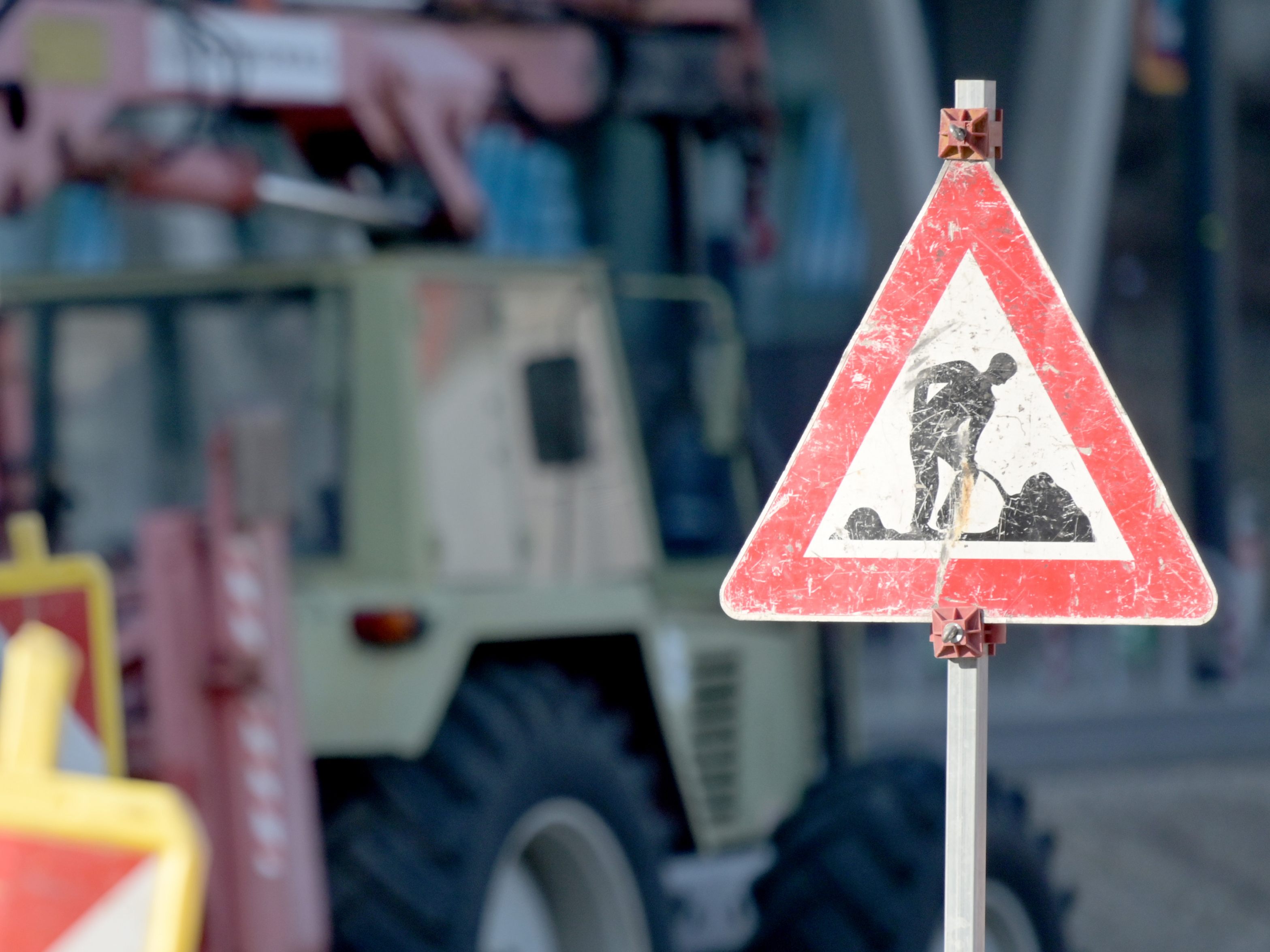 Zwischen 28. März und 8. April 2022 wird der Gehsteig in der Ottakringer Straße und der Lienfeldergasse in Wien-Ottakring erneuert. Zwischen 28. März und 8. April 2022 wird der Gehsteig in der Ottakringer Straße und der Lienfeldergasse in Wien-Ottakring erneuert.