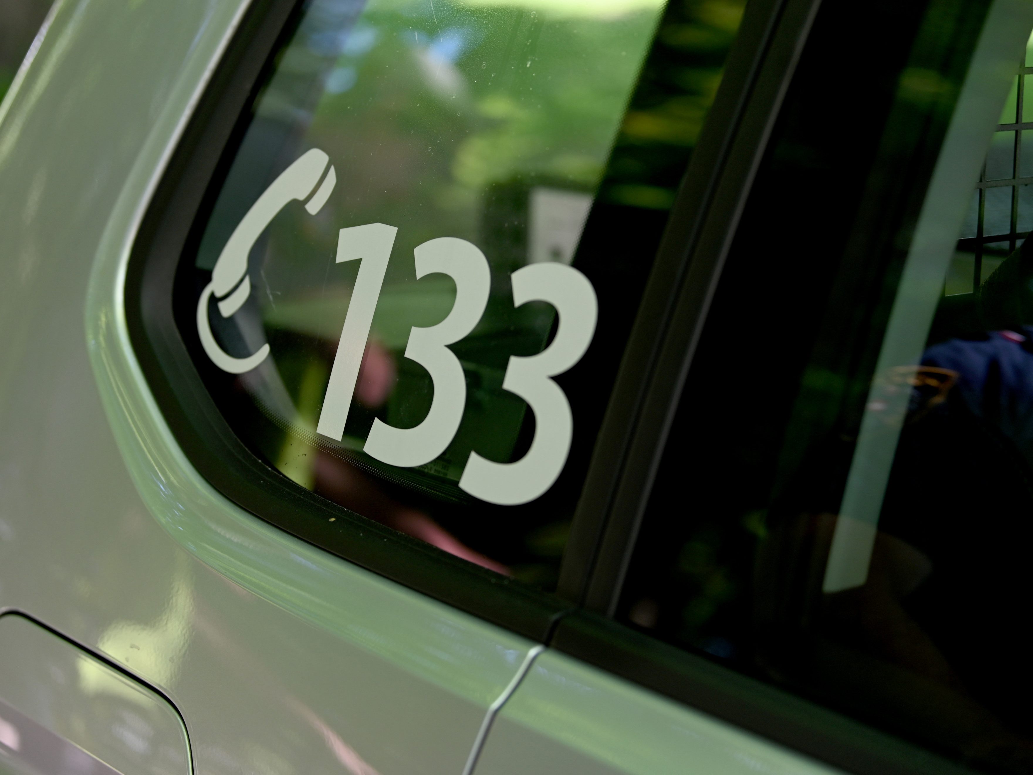 Ein Mann soll in Wien-Floridsdorf ein Kleidungsstück angezündet haben.