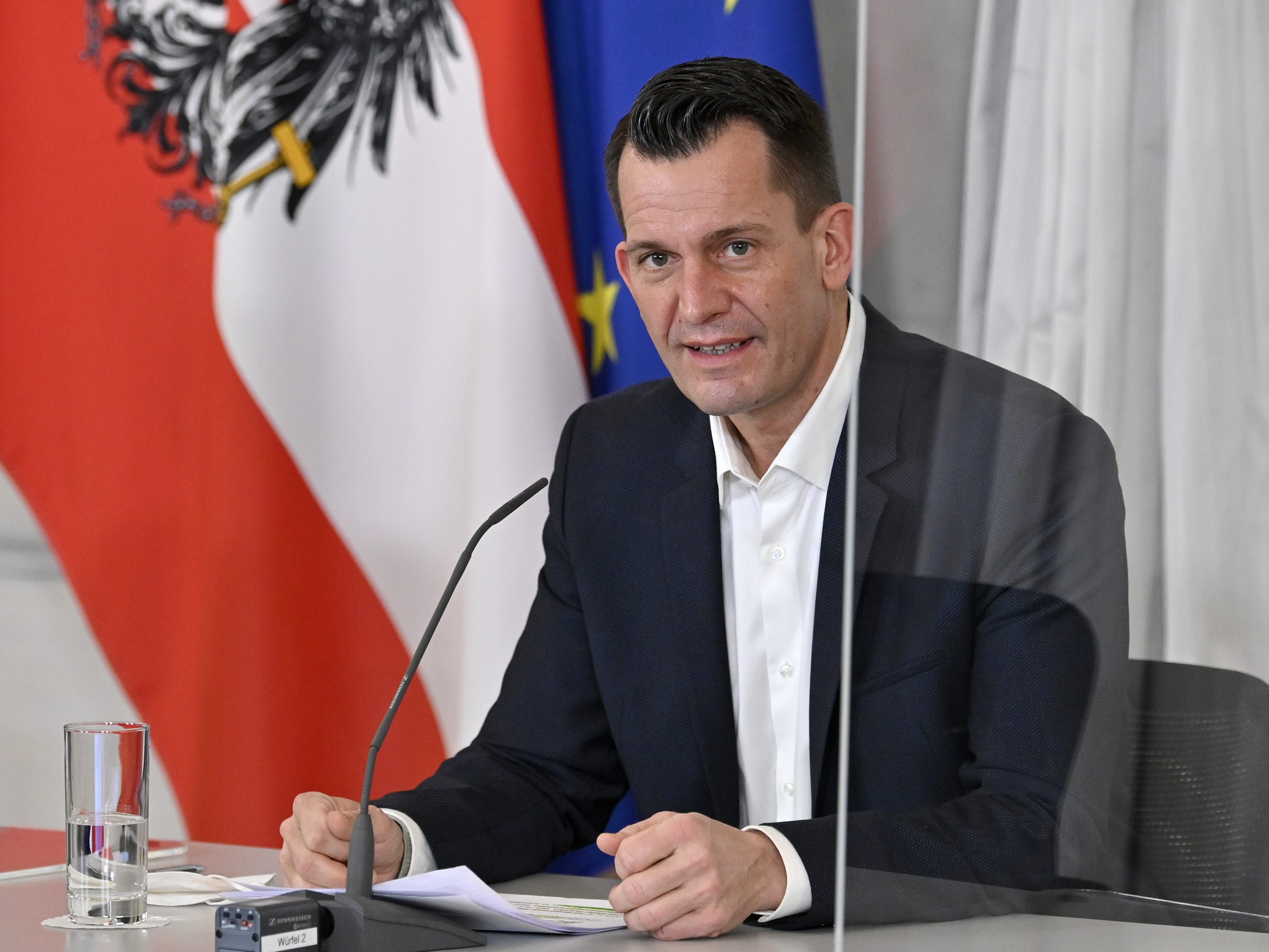 Wird Gesundheitsminister Wolfgang Mückstein seinen Rücktritt erklären?