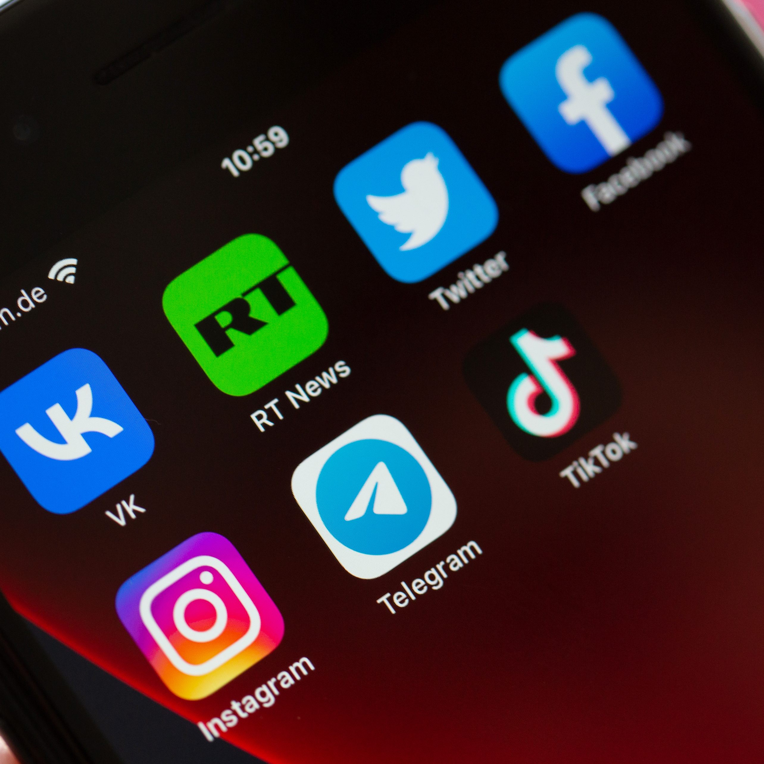 Ukrainische Influencer nutzen TikTok für die Kriegsberichterstattung.