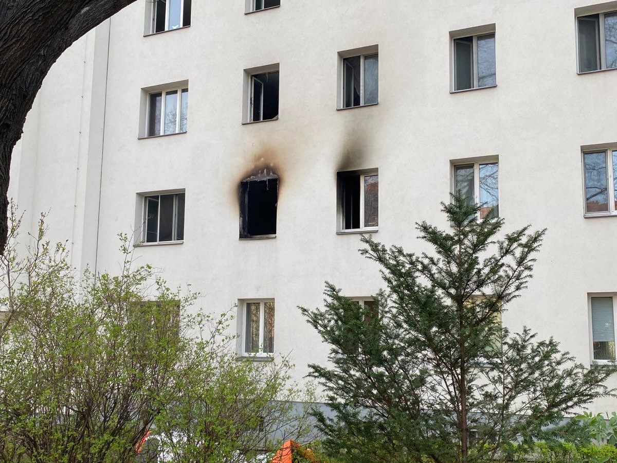 In Wien-Favoriten brach ein Zimmerbrand aus.