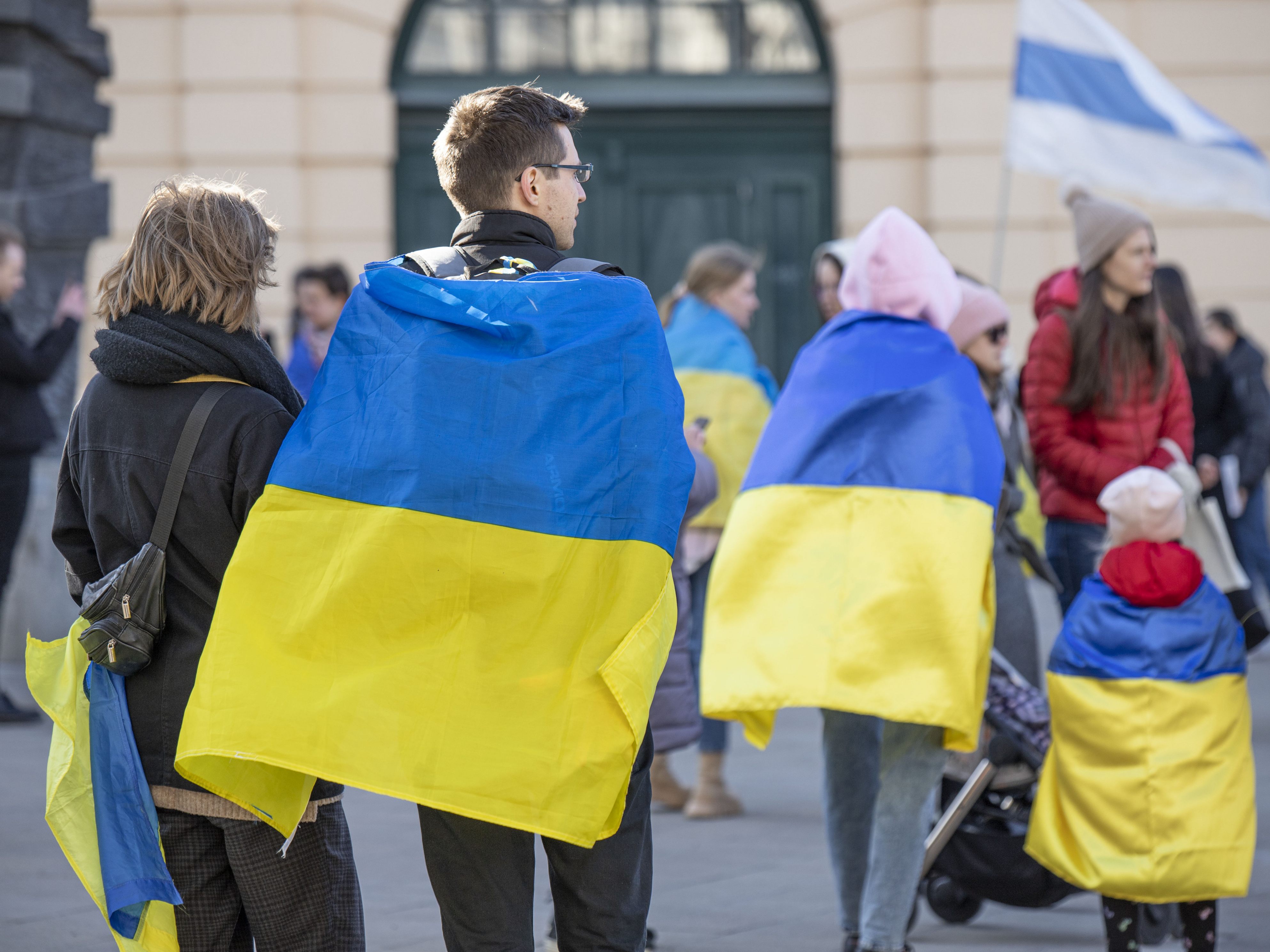 300 Personen demonstrierten gegen Putin in Wien. 300 Personen demonstrierten gegen Putin in Wien.
