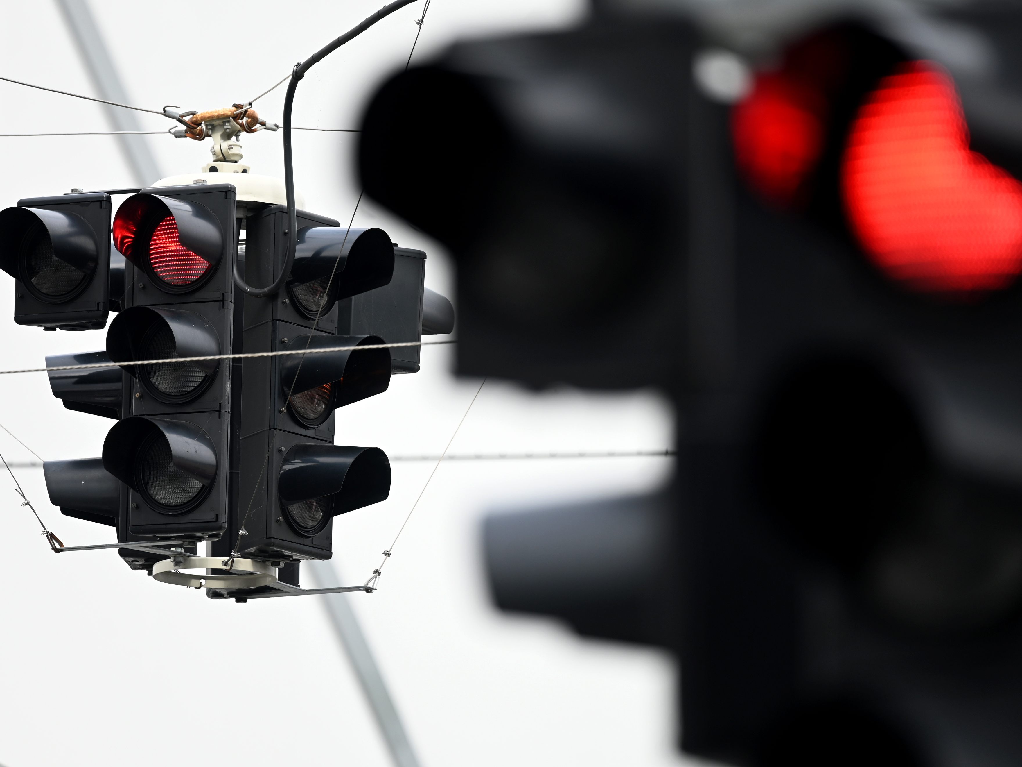 Die Corona-Ampel in Österreich leuchtet weiter in sattem Rot.