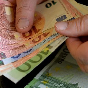 Inflation stieg im Februar laut Schnellschätzung auf 5,9 Prozent.
