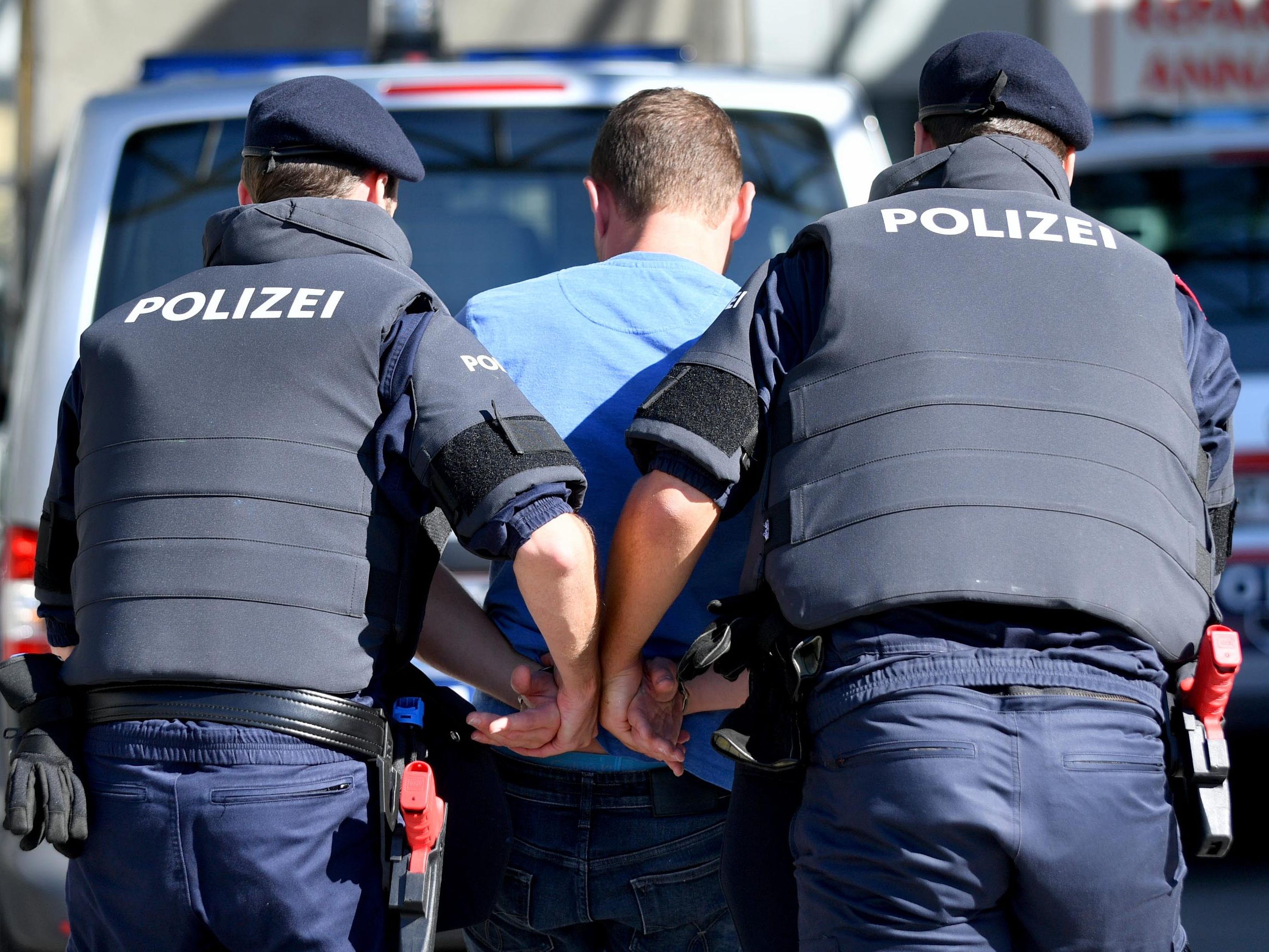 Die Polizei schnappte in Wien-Brigittenau einen Einbrecher. Die Polizei schnappte in Wien-Brigittenau einen Einbrecher.