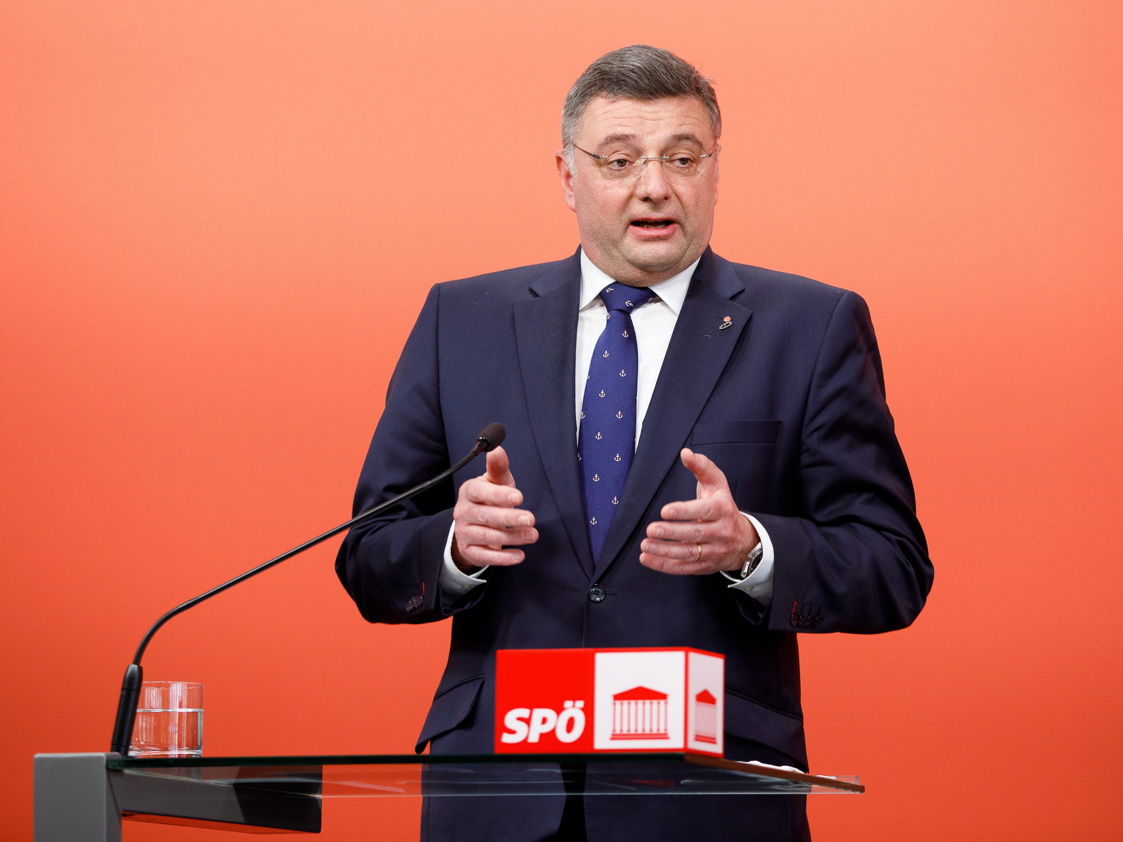 Leichtfried kritisierte die neue, sehr spät gekommene Corona-Verordnung: "Absolut ungehörig" Leichtfried kritisierte die neue, sehr spät gekommene Corona-Verordnung: "Absolut ungehörig"