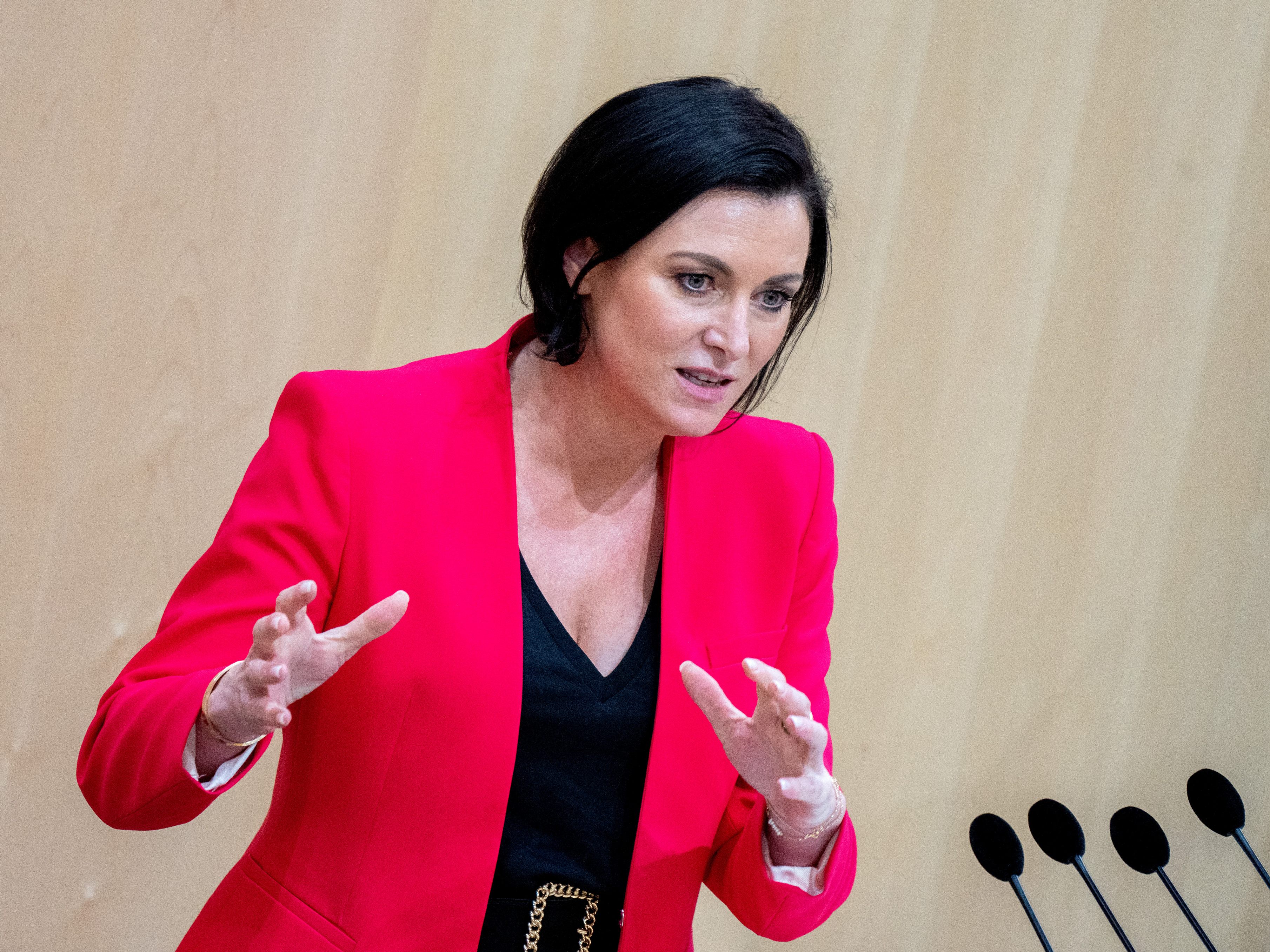 Ministerin Köstinger beendet ihre Corona-Quarantäne.