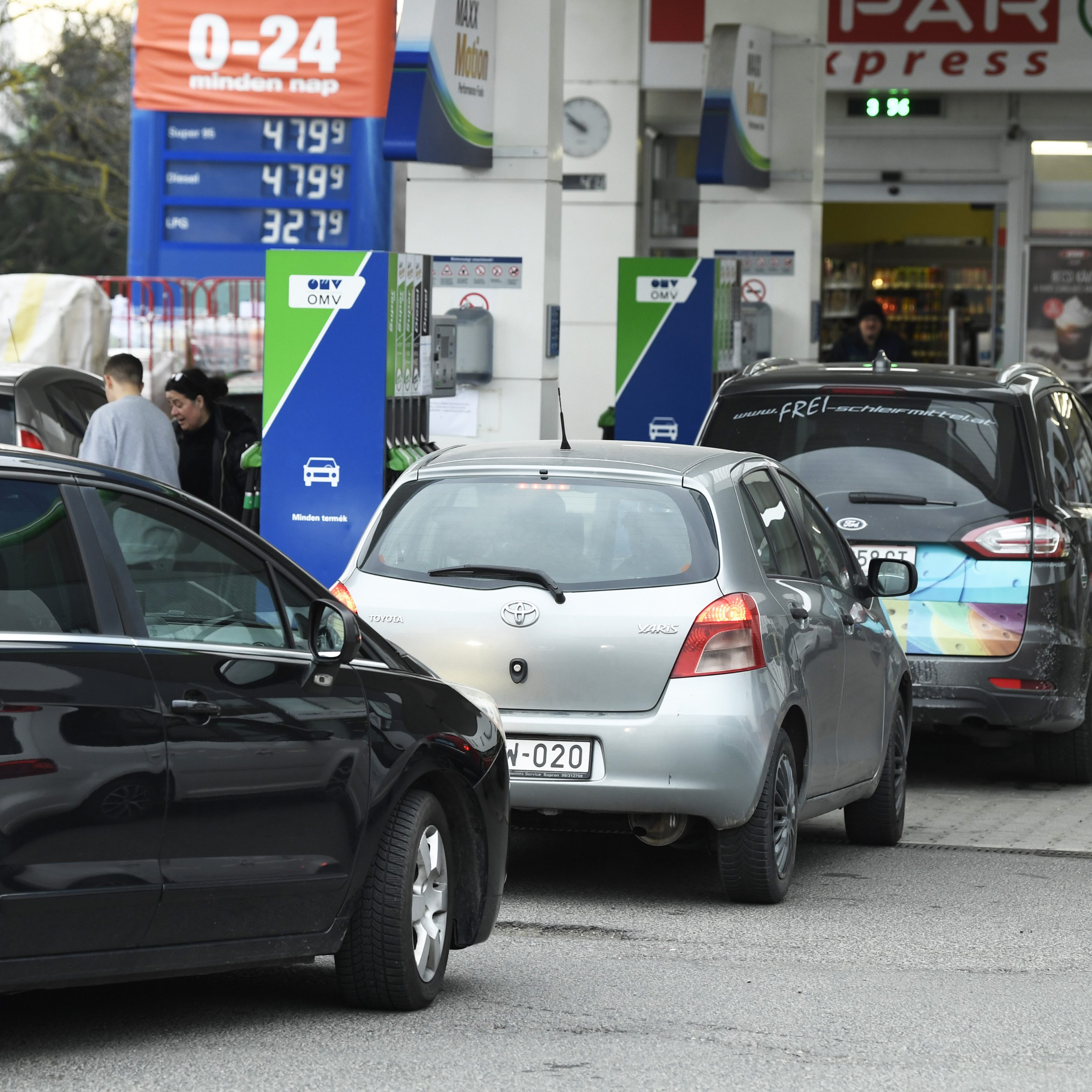 Treibstoff zu verbilligen würde laut IHS-Experten unerwünschte Fehlanreize erzeugen.