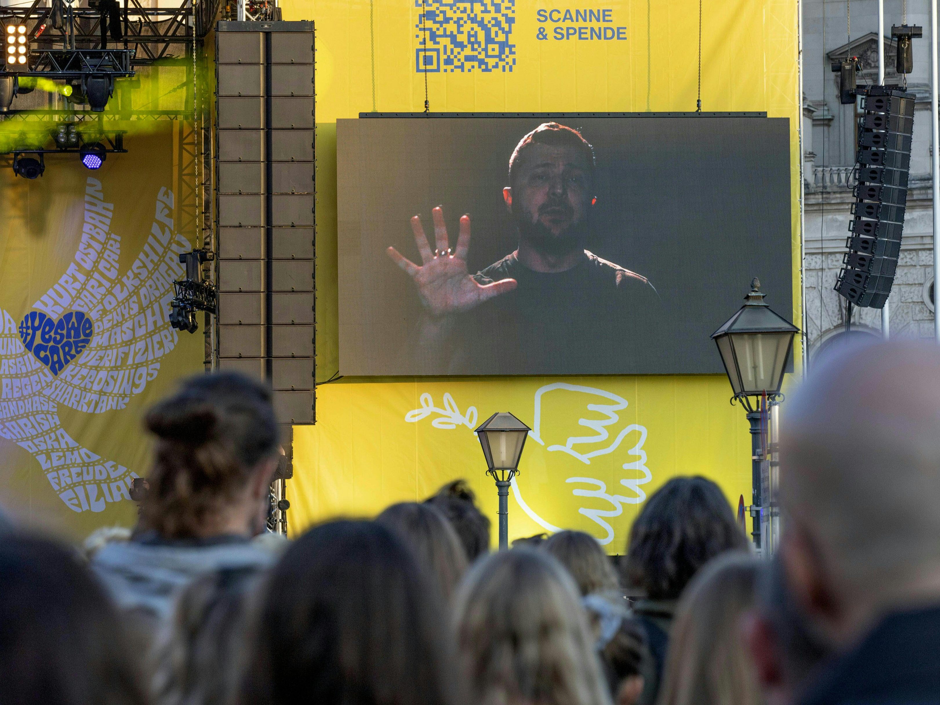 Ukraine-Benefizkonzert am Heldenplatz: Selenskyj-Rede als Videoclip. Ukraine-Benefizkonzert am Heldenplatz: Selenskyj-Rede als Videoclip.