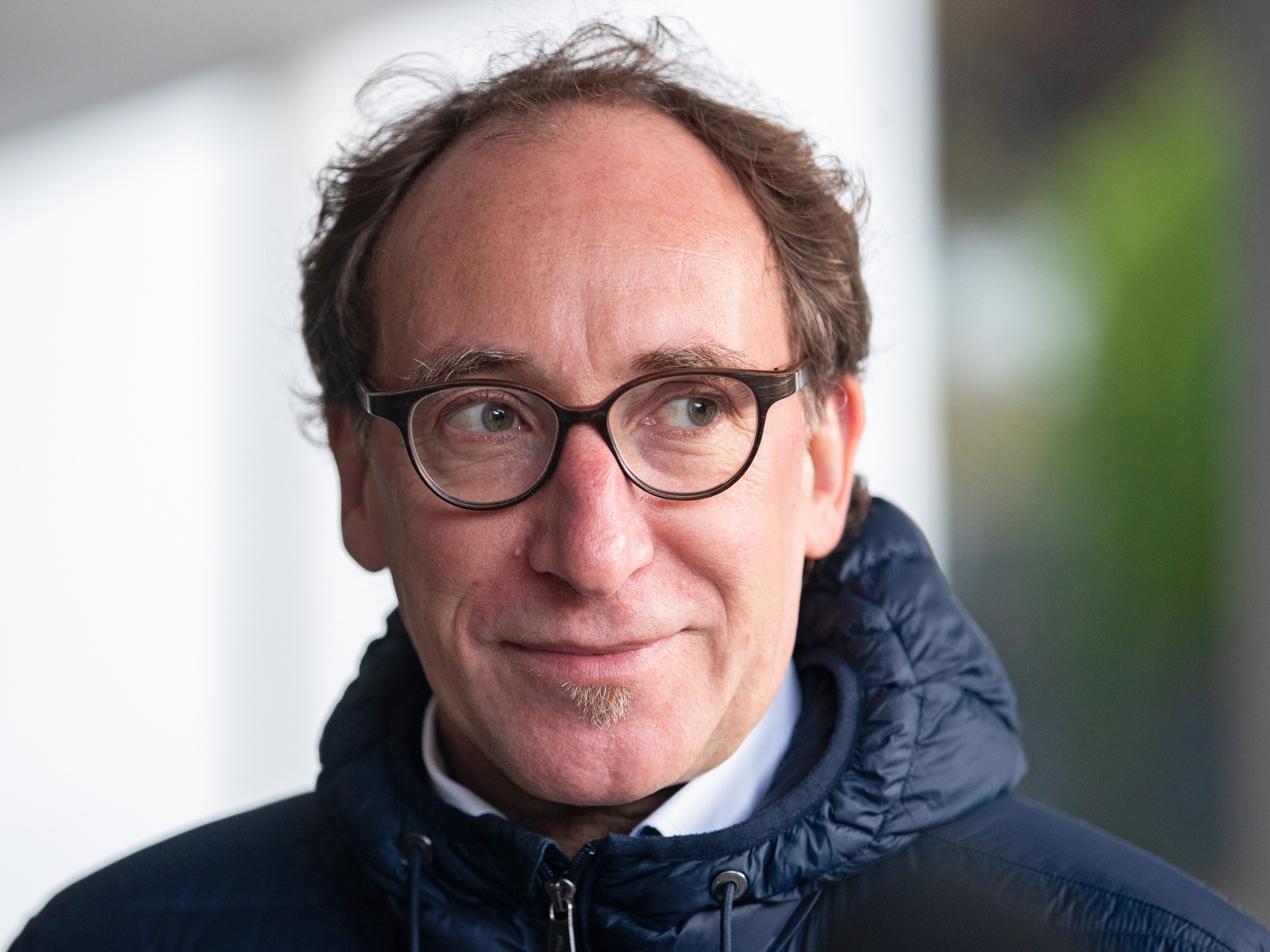 Vorarlberger Umweltlandesrat und Kogler-Spezi Johannes Rauch soll nun seine politische Karriere krönen - mit einem Posten als Gesundheitsminister, so die Gerüchte Vorarlberger Umweltlandesrat und Kogler-Spezi Johannes Rauch soll nun seine politische Karriere krönen - mit einem Posten als Gesundheitsminister, so die Gerüchte