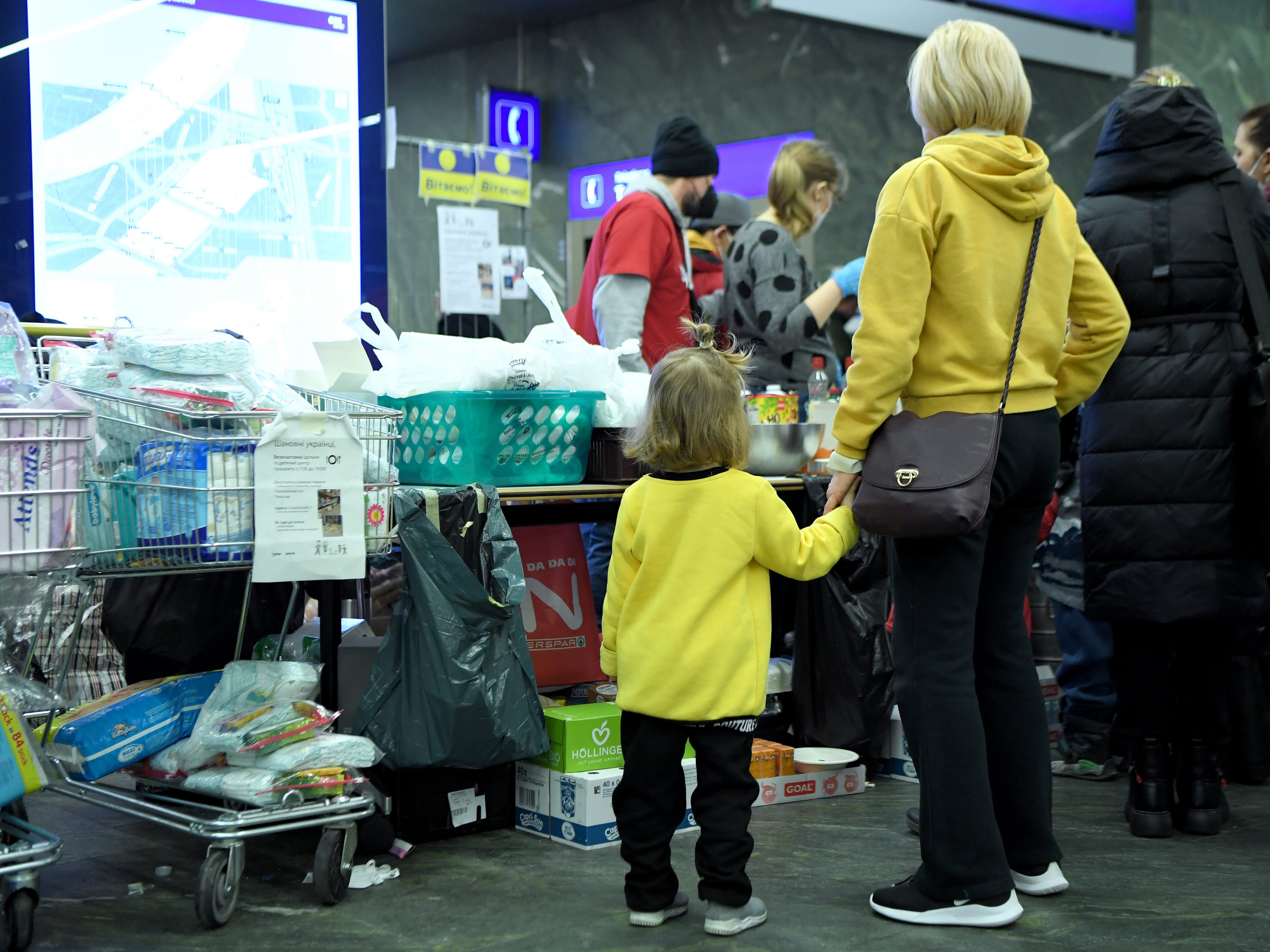 Wiener Hauptbahnhof als "Durchgangsstation" für Ukraine-Flüchtlinge. Wiener Hauptbahnhof als "Durchgangsstation" für Ukraine-Flüchtlinge.