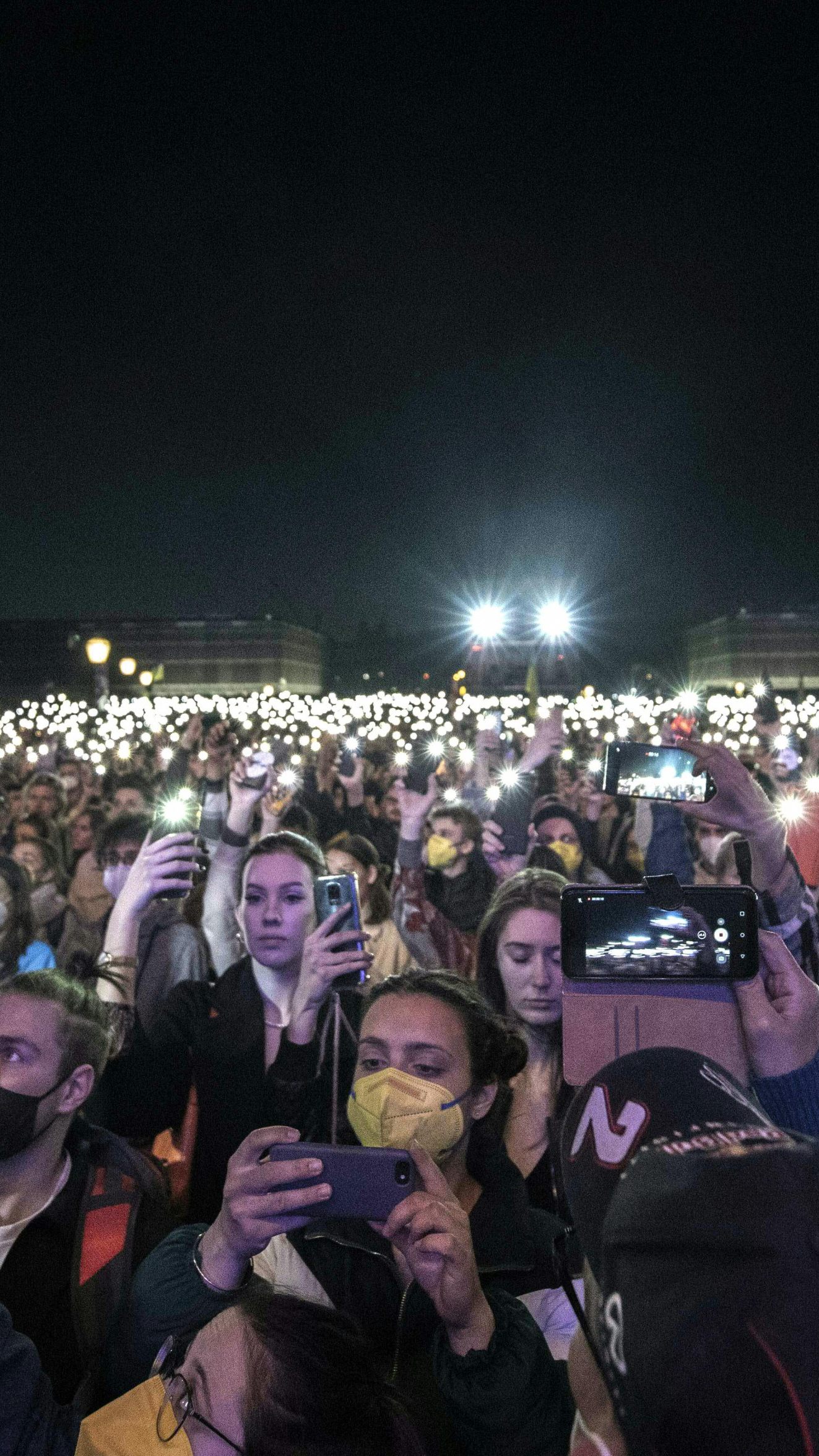 Laut Veranstalter waren 50.000 Menschen beim Benefizkonzert am Wiener Hedenplatz.